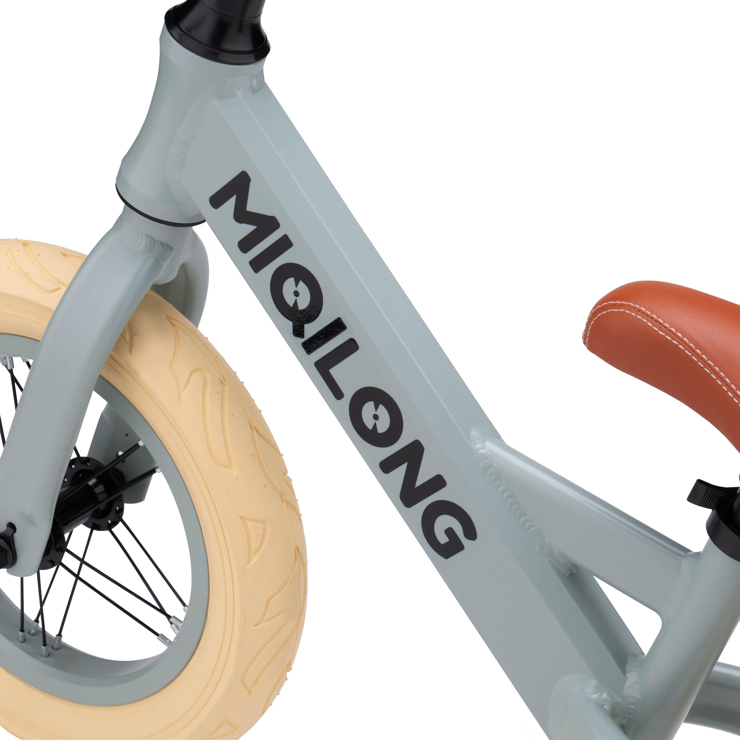 Беговел Miqilong HPA 12" с регулировкой высоты сидения с нагрузкой до 50 кг Оливковый (ZCY-HPA12-OLIVE) - фото 7 Беговел Miqilong HPA 12" с регулировкой высоты сидения с нагрузкой до 50 кг Оливковый (ZCY-HPA12-OLIVE) - фото 7