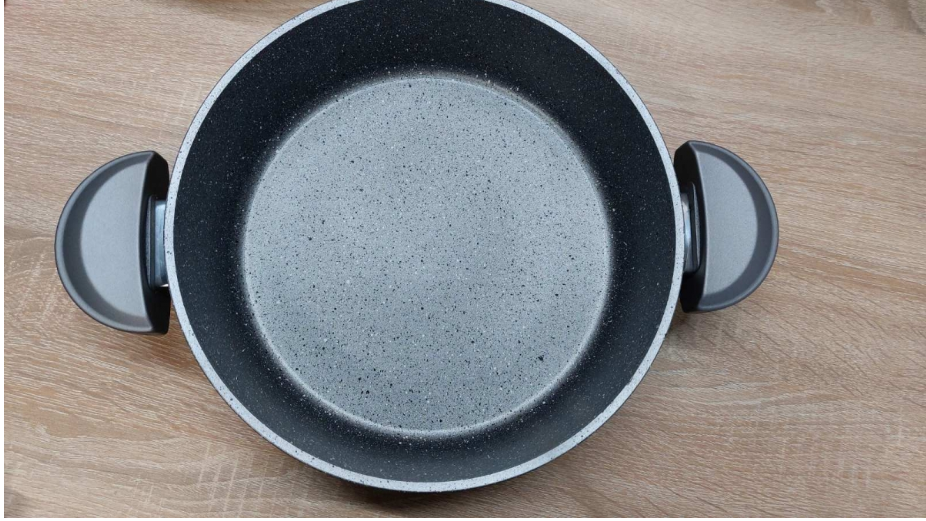 Набір посуду з сотейником та сковорідкою OMS з антипригарним покриттям для індукціі 7 предметів Сірий (3005 -ind) - фото 3 Набір посуду з сотейником та сковорідкою OMS з антипригарним покриттям для індукціі 7 предметів Сірий (3005 -ind) - фото 3