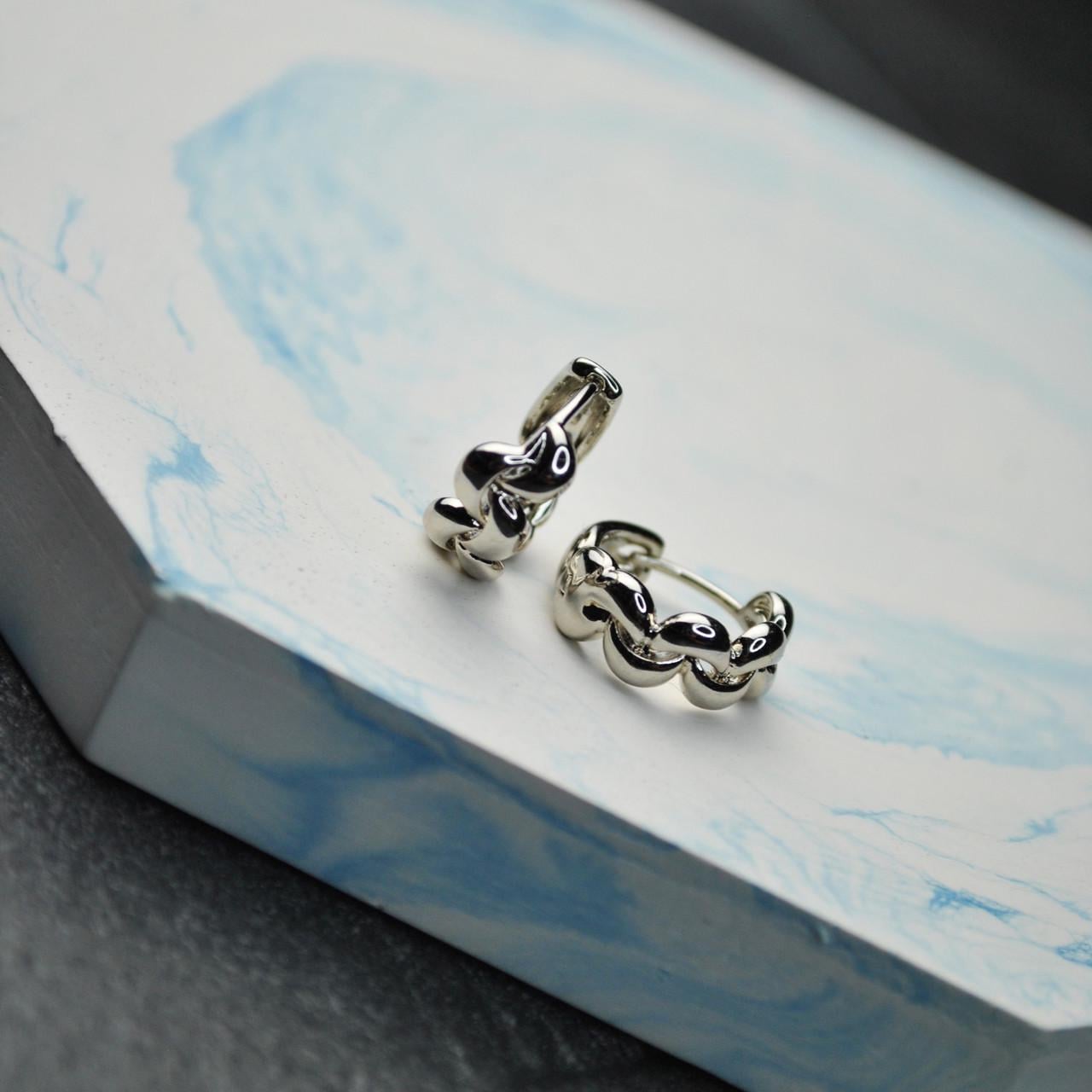 Сережки с узором медицинская сталь родий 6 мм (x093)