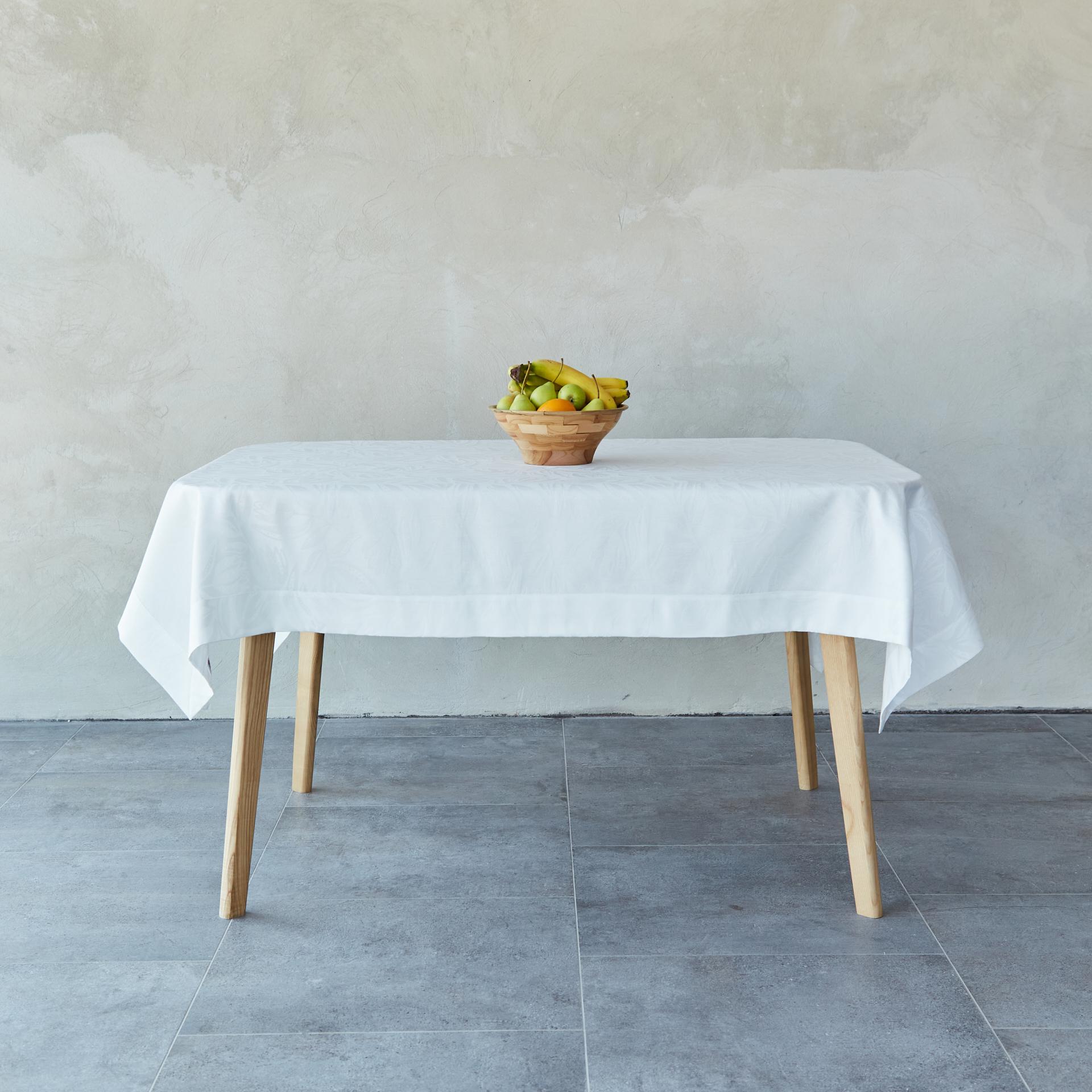 Скатертина жакардова Тюльпани 1,20x1,5 м (181-24/00)