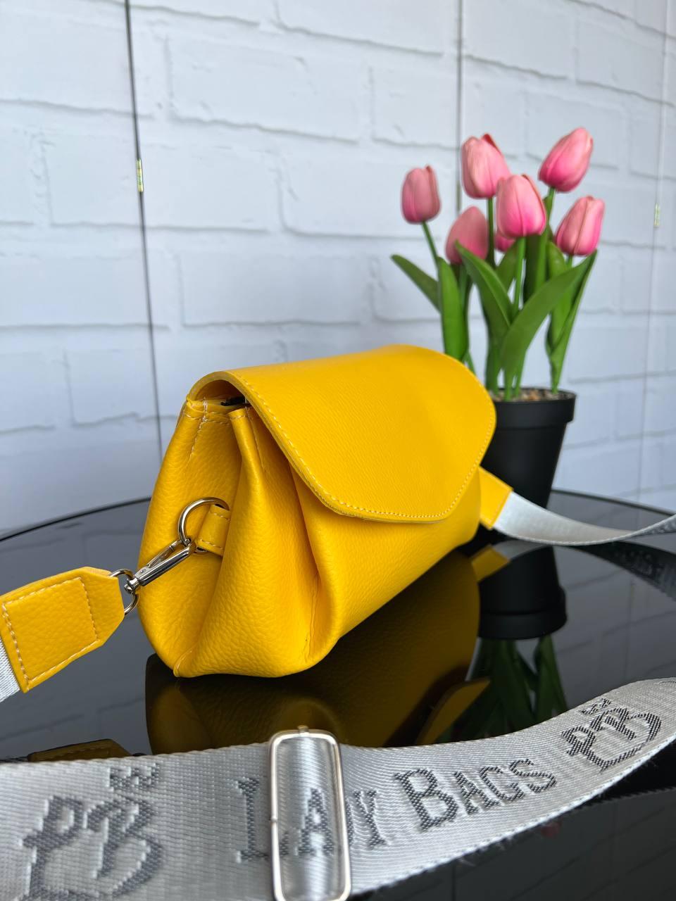 Сумка женская клатч кросс-боди из экокожи под клапаном на магните 24х14 см Желтый (2683574768) - фото 4 Сумка женская клатч кросс-боди из экокожи под клапаном на магните 24х14 см Желтый (2683574768) - фото 4