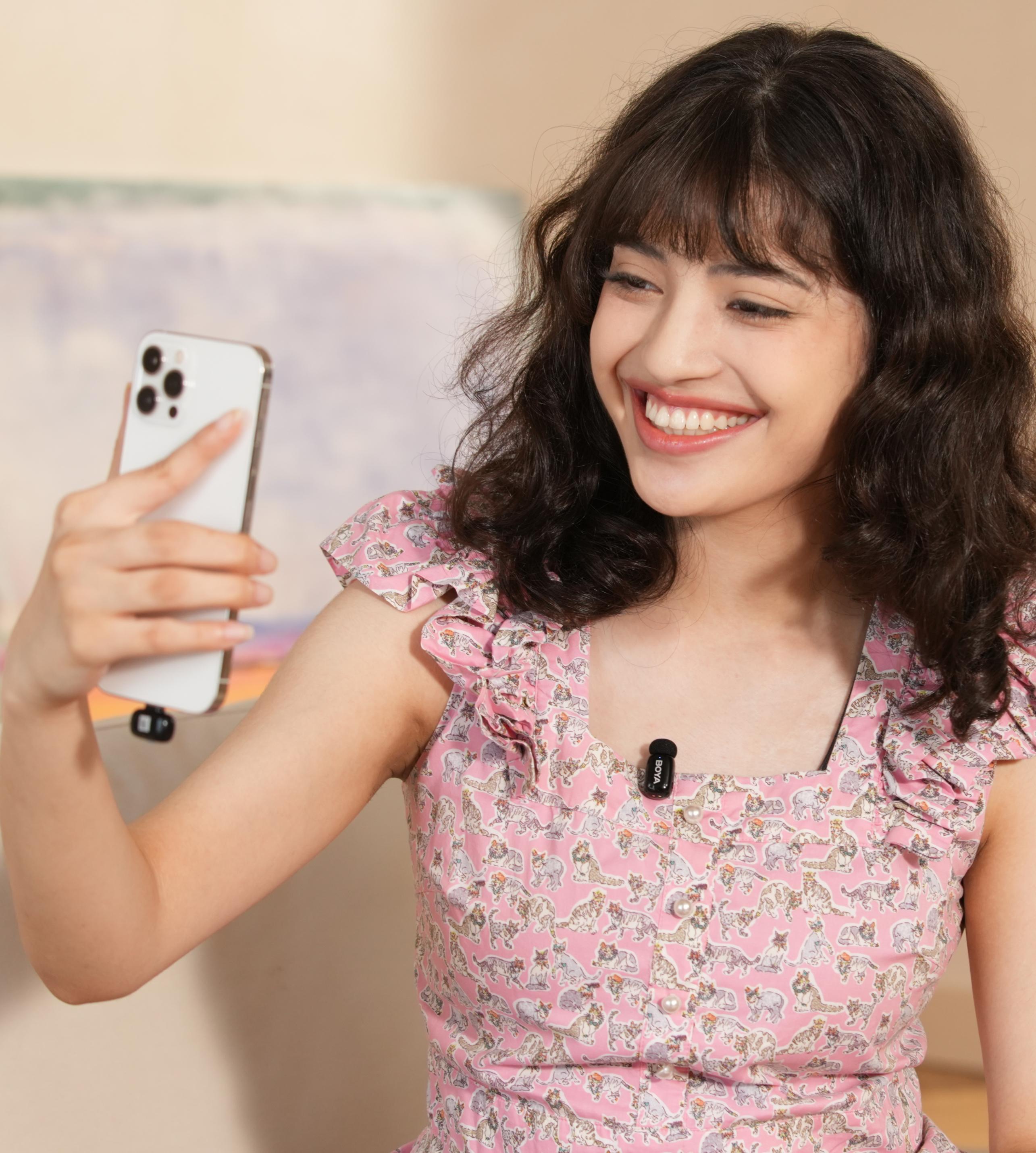 Микрофон петличный Boya mini Lightning с зарядным кейсом для iPhone беспроводной (50044) - фото 4 Микрофон петличный Boya mini Lightning с зарядным кейсом для iPhone беспроводной (50044) - фото 4