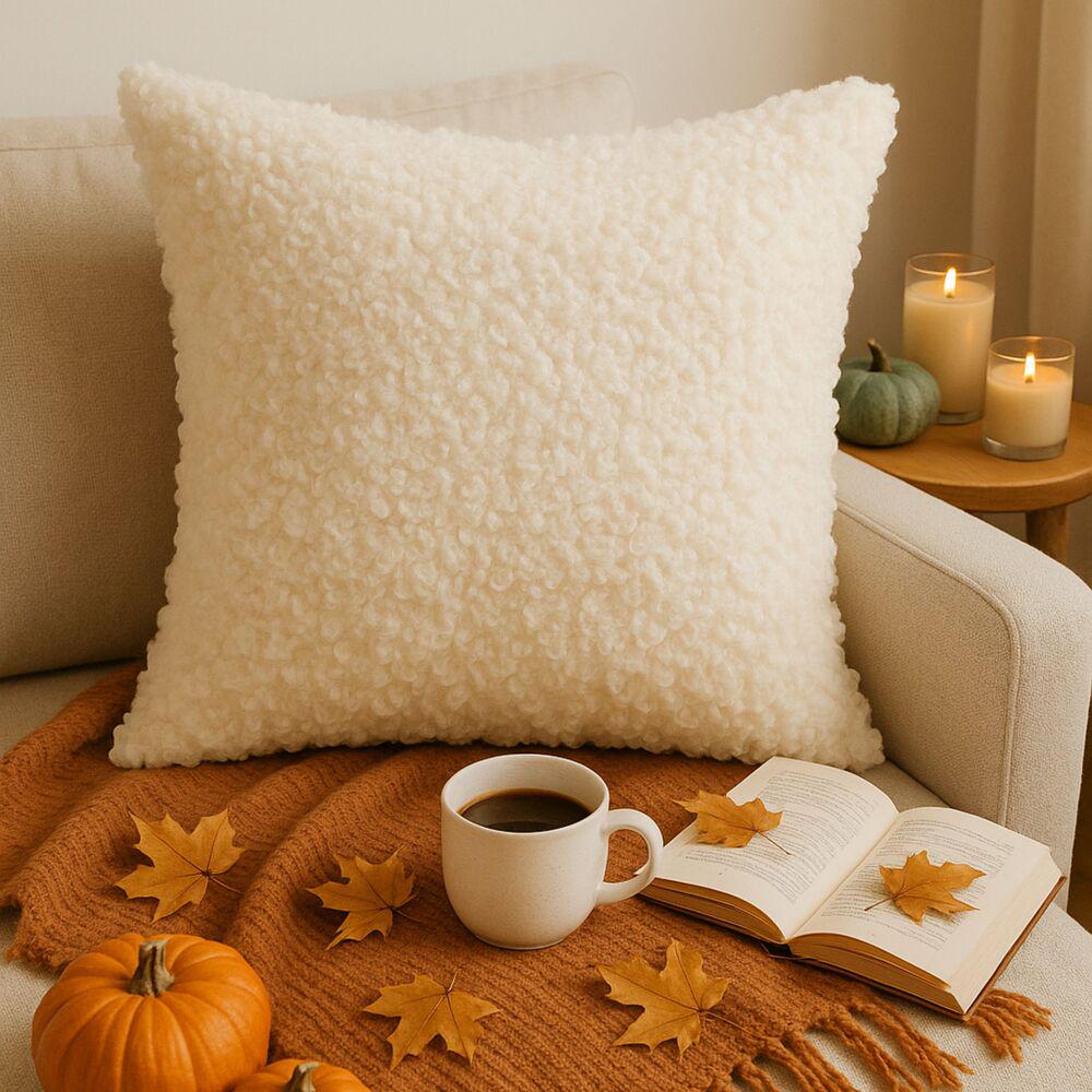 Подушка декоративна IDEIA з штучного хутра гіпоалергенна 55х55 см Молоко (26910)