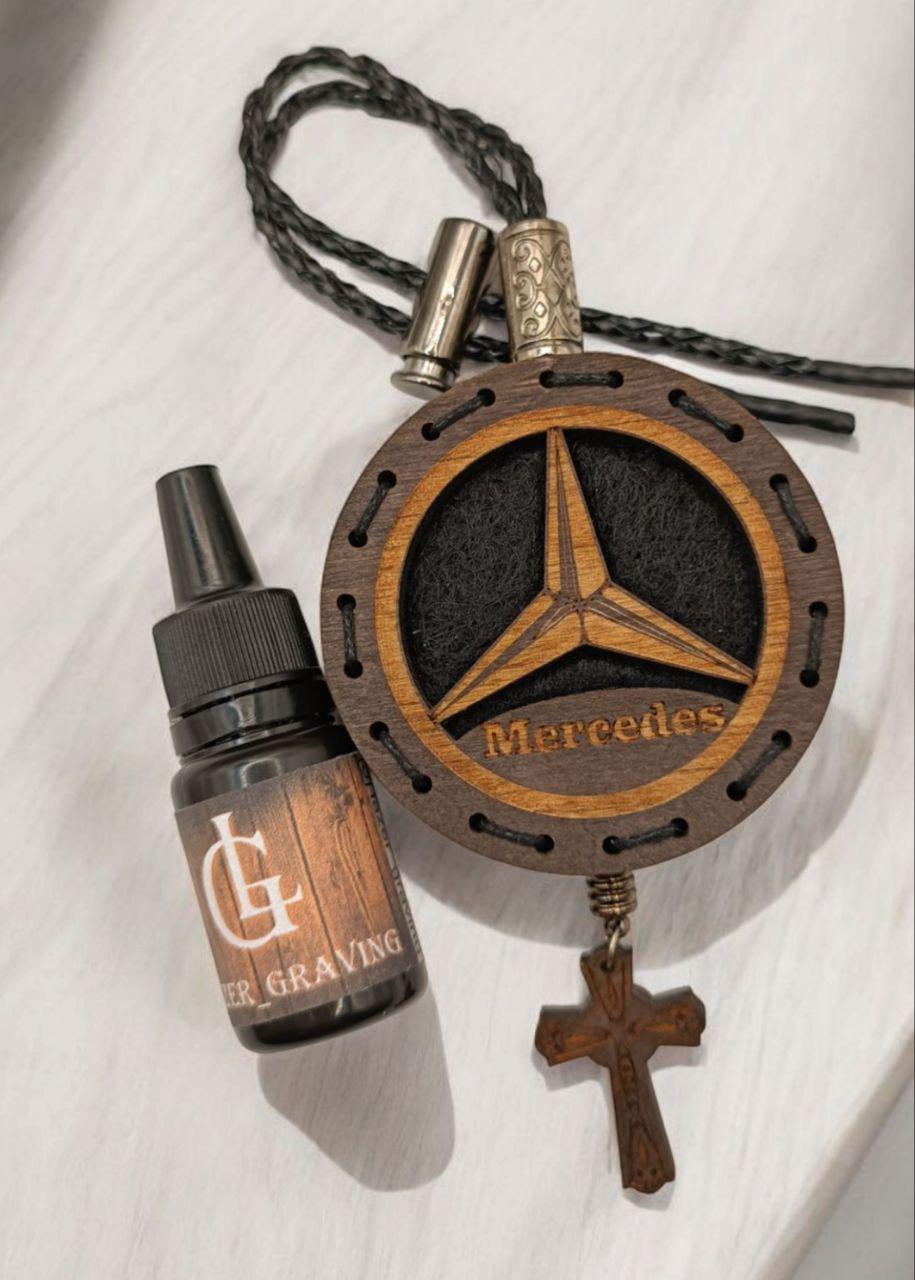 Ароматизатор для авто Mercedes Benz из дерева/войлока и аромапарфюм 10 мл (94) - фото 2