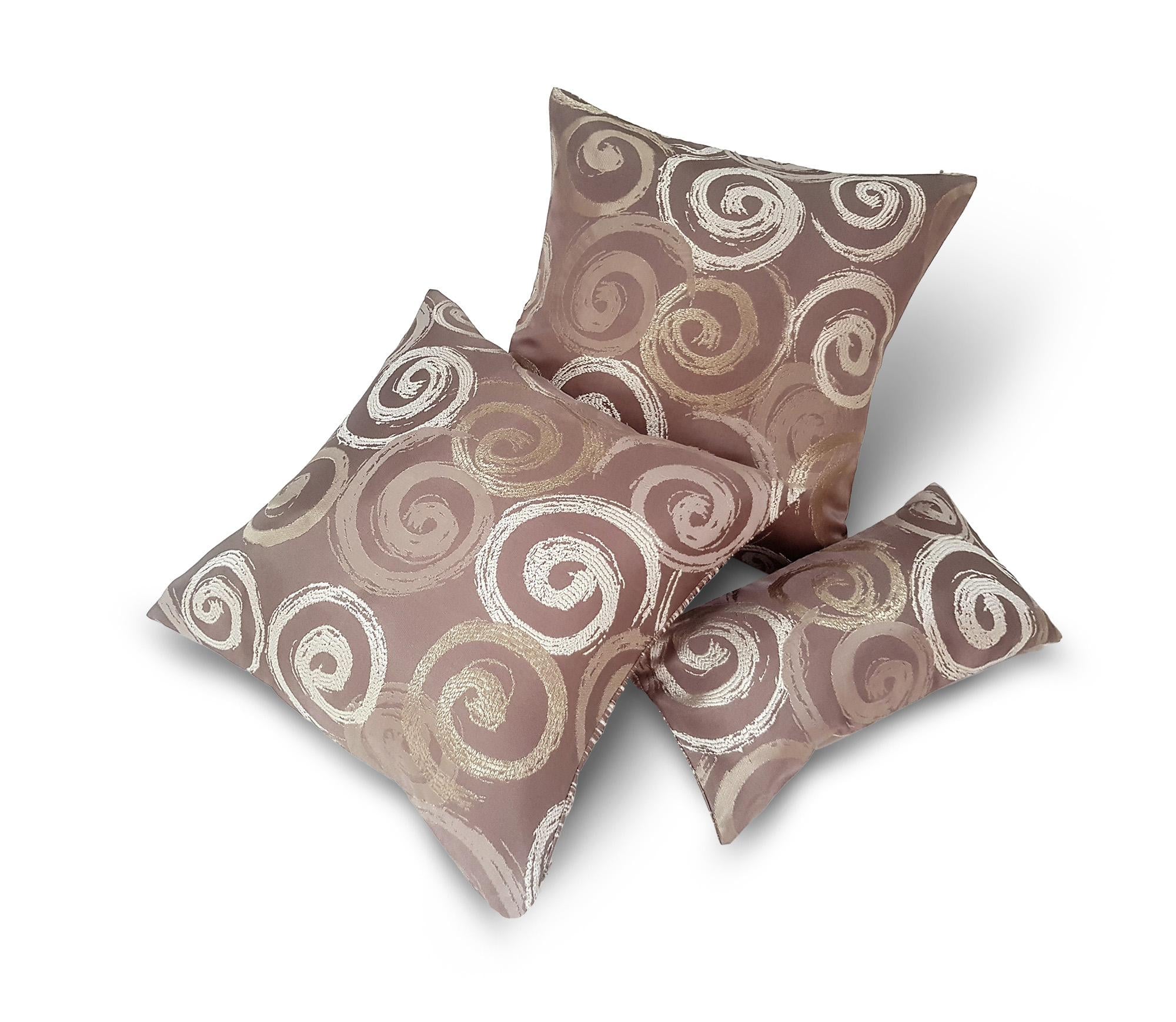 Комплект декоративных подушек Firanka Вензель крупный 45х45 см 2 шт. 40х20 см 1 шт.Ррозово-коричневые (п_0171) Комплект декоративных подушек Firanka Вензель крупный 45х45 см 2 шт. 40х20 см 1 шт.Ррозово-коричневые (п_0171)