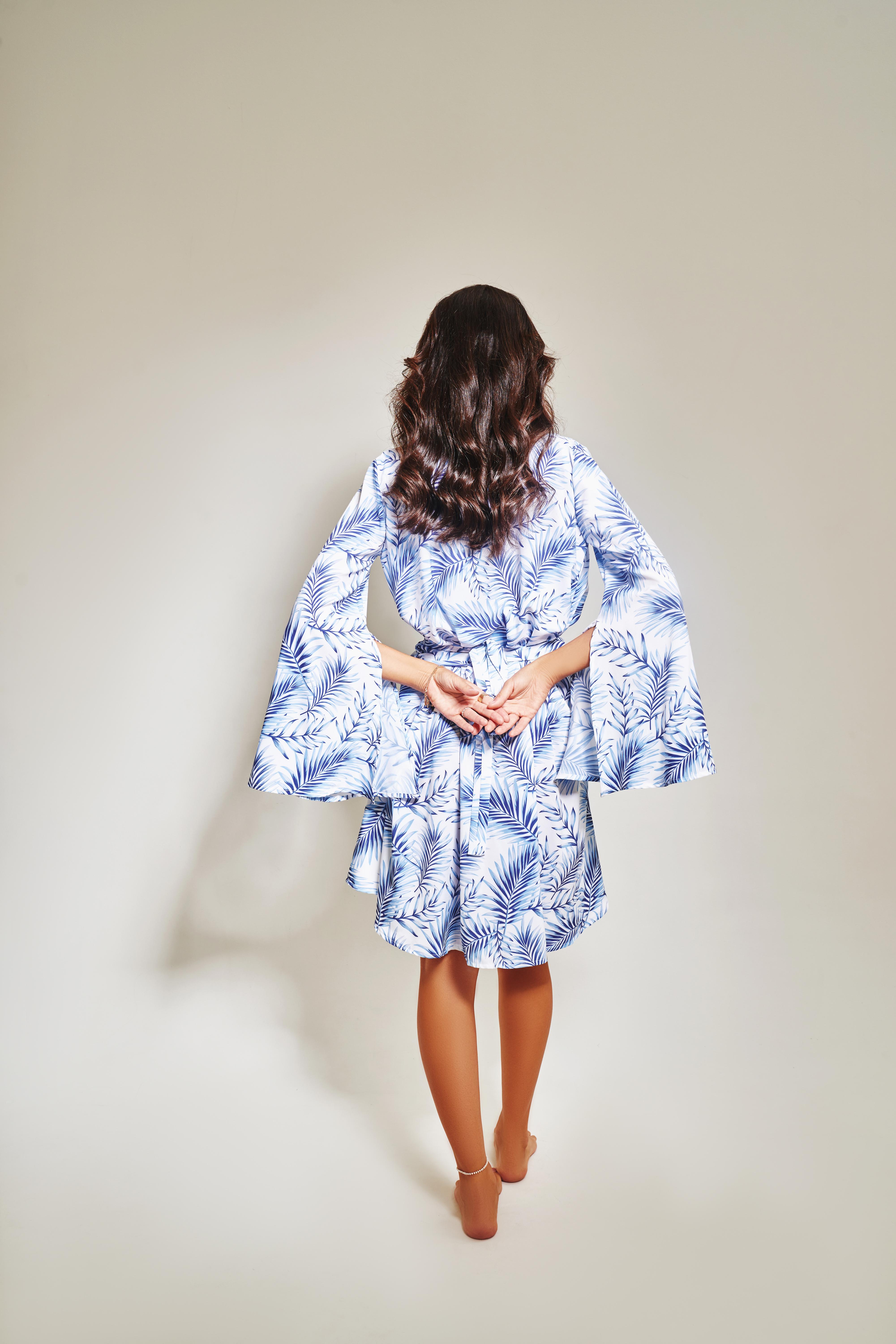 Туніка жіноча пляжна Sarko Фрея шифон з тропічним принтом M/L Біло-синій (00061) - фото 3 Туніка жіноча пляжна Sarko Фрея шифон з тропічним принтом M/L Біло-синій (00061) - фото 3