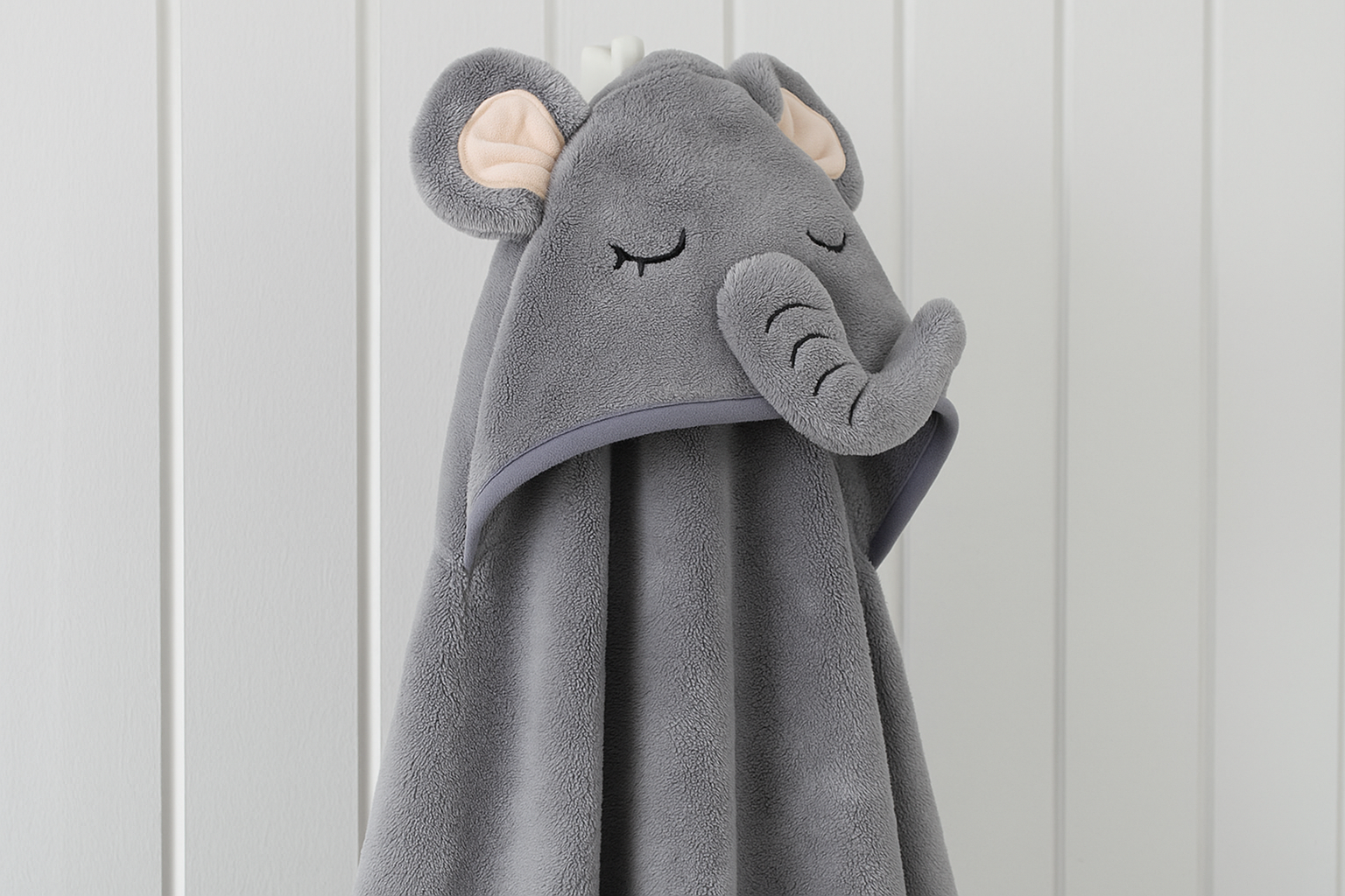 Полотенце-плед детское с капюшоном Слоник микрофибра 80х80 см Серый (DP-796-51/grey) - фото 4 Полотенце-плед детское с капюшоном Слоник микрофибра 80х80 см Серый (DP-796-51/grey) - фото 4