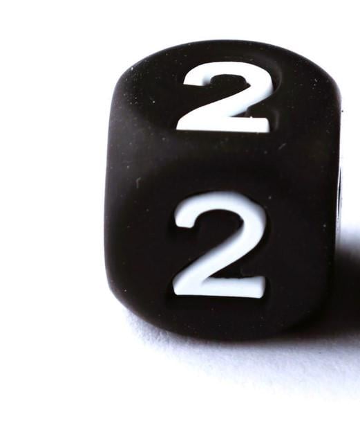 Бусина цифра 2 силиконовая для грызунков 12х12 мм Ø 2 мм 1 шт. Черный с белым (ГЗ1212ц02)