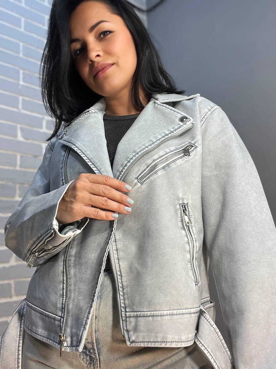 Куртка жіноча Aftf Basic 2362 косуха блискавки пояс варена штучна шкіра на підкладці M Сірий (2245) - фото 3