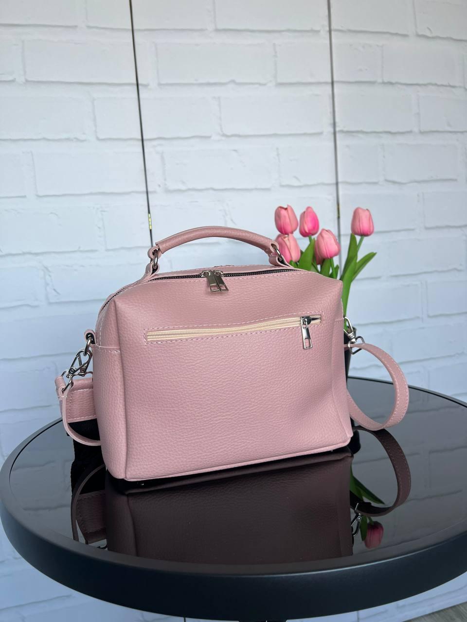 Сумка кросс боди через плечо из экокожи женская вместительная с широким ремнем Пудра - фото 9 Сумка кросс боди через плечо из экокожи женская вместительная с широким ремнем Пудра - фото 9