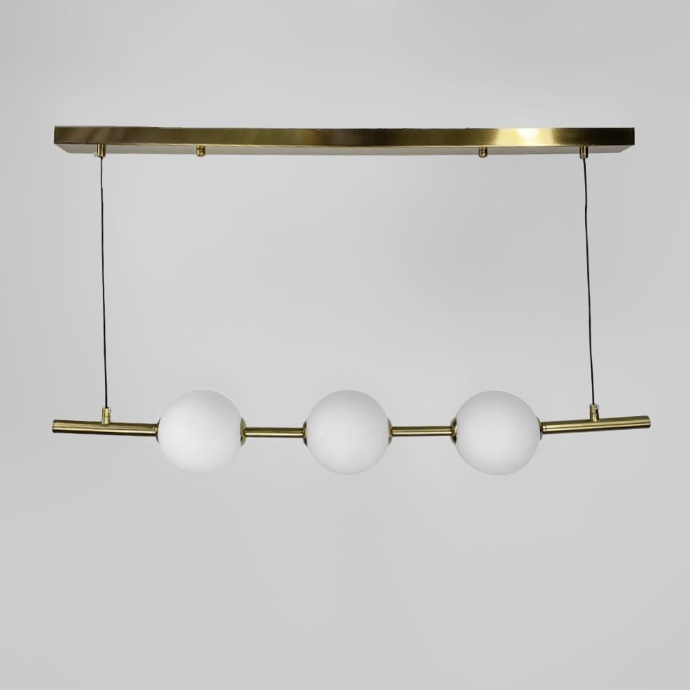 Люстра удлиненная с 3-мя белыми акриловыми шариками Латунь (910A/3 AB)