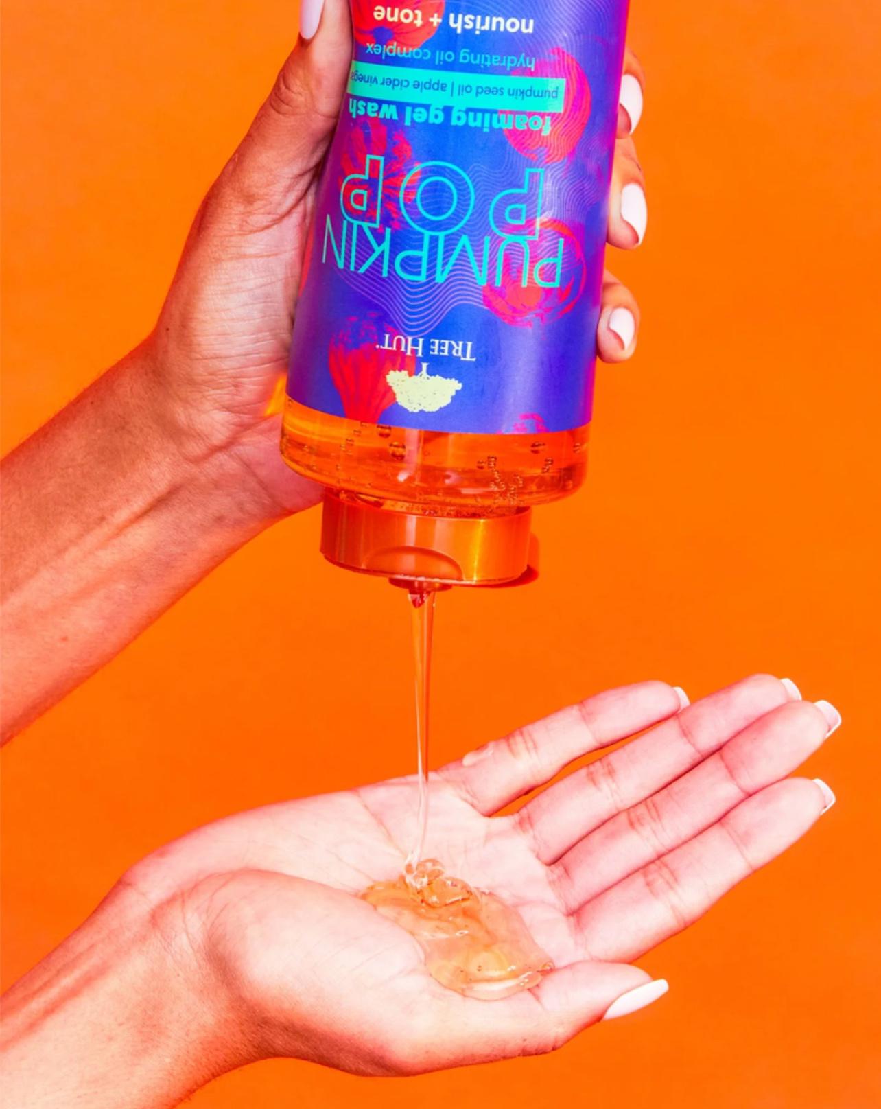 Гель для душа Tree Hut Pumpkin Pop Foaming Gel Wash 532 мл (3294) - фото 3 Гель для душа Tree Hut Pumpkin Pop Foaming Gel Wash 532 мл (3294) - фото 3