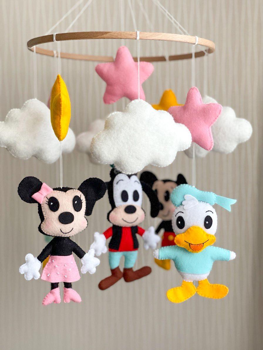 Мобиль детский музыкальный WooolyWool Микки с 35 мелодиями (27861157)