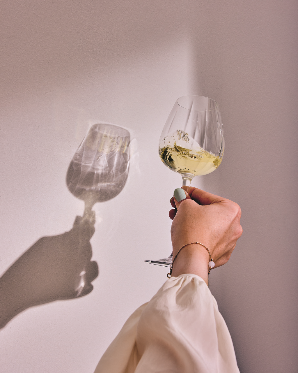 Набор бокалов для вина CD'A SWIRLY 4 шт. х 350 мл (V2829) - фото 4 Набор бокалов для вина CD'A SWIRLY 4 шт. х 350 мл (V2829) - фото 4