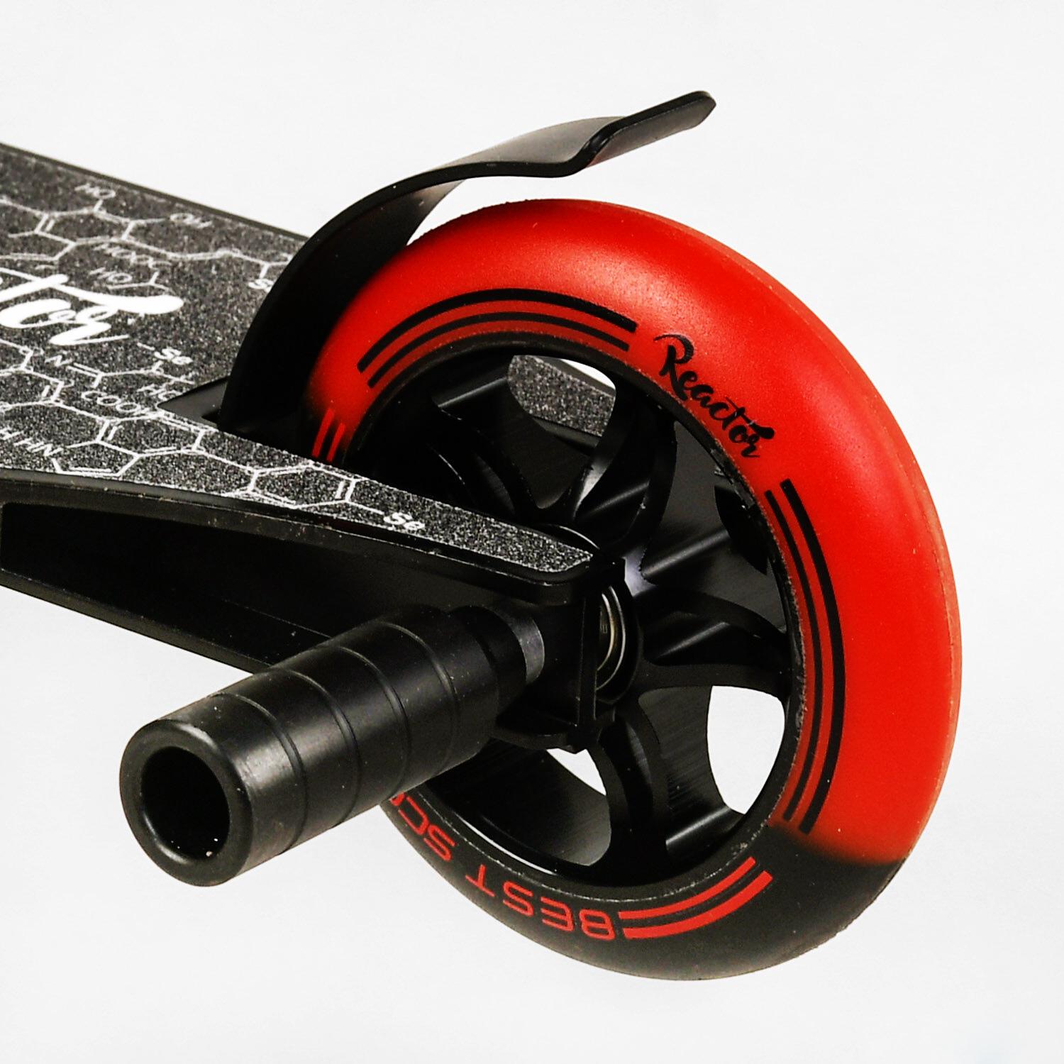 Самокат трюковый Reactor Hic-система пеги алюминиевый диск/дека колеса PU Black/Red (112772) - фото 4 Самокат трюковый Reactor Hic-система пеги алюминиевый диск/дека колеса PU Black/Red (112772) - фото 4