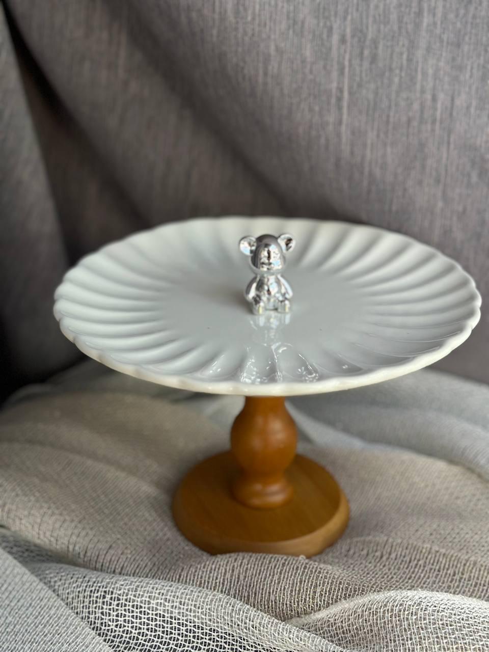 Блюдо на ножке Мишка керамика 21х13,5 см Белый