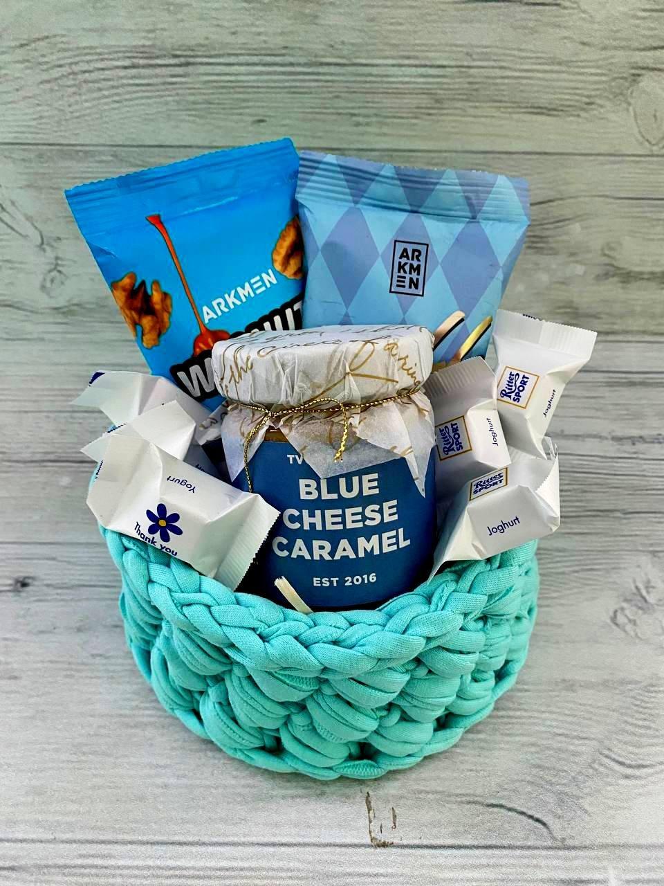 Подарочный набор сладостей Blue basket