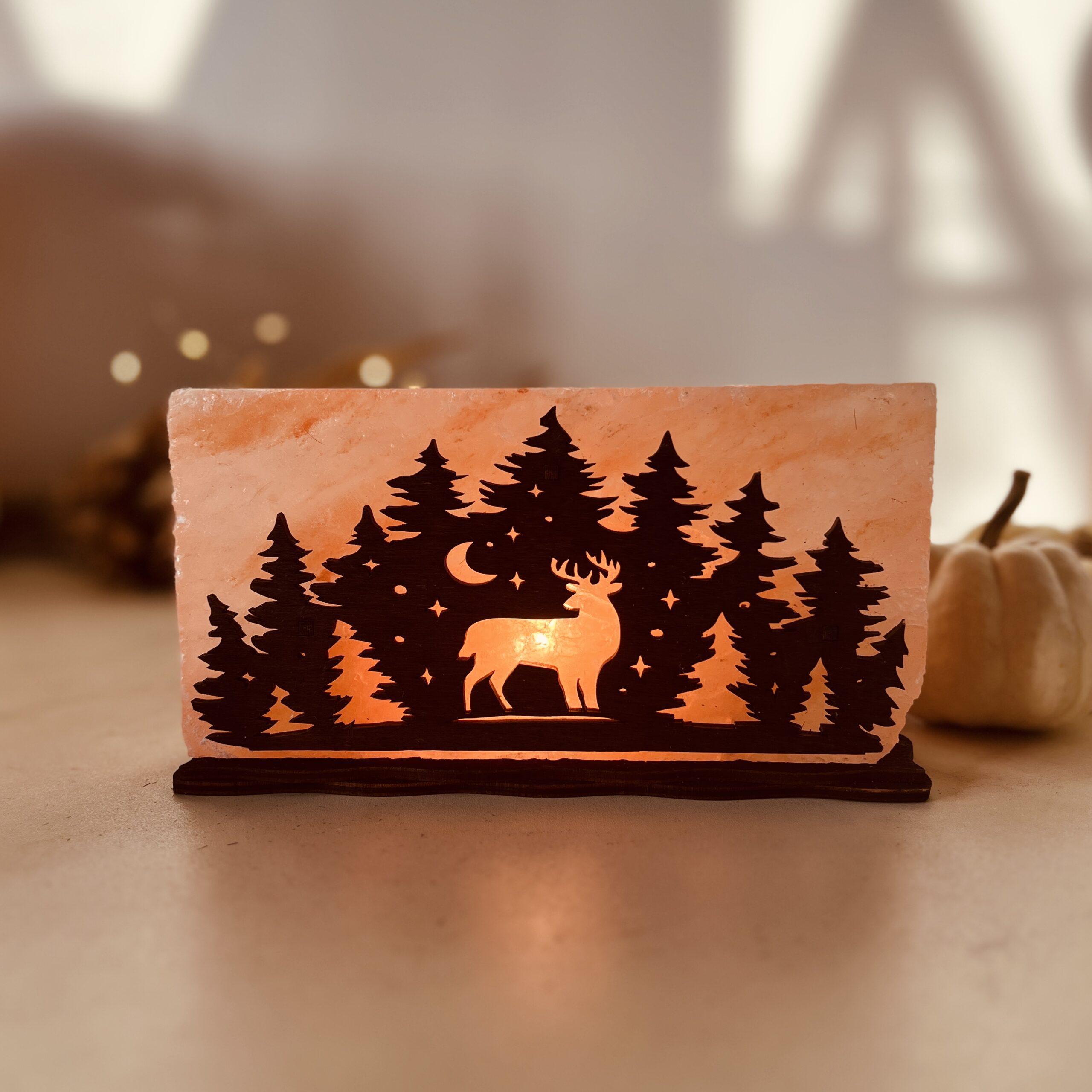 Соляная лампа декоративная Himalayan Олень в елках 2 кг (29909009)