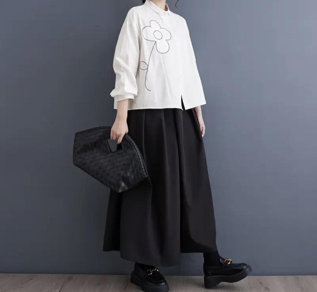 Сорочка жіноча з вишитою квіткою М Білий (00228)