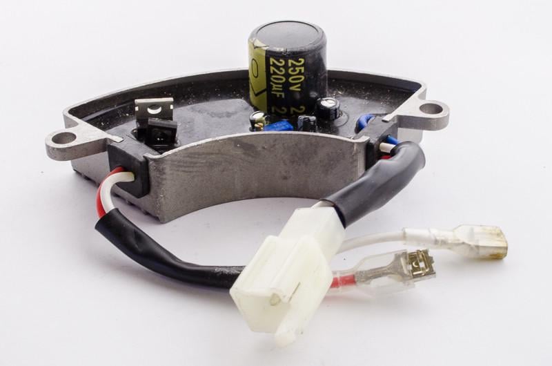 Регулятор напряжения автоматический прямой AVR для генераторов 2 кВт-3 кВт класс А (1221)