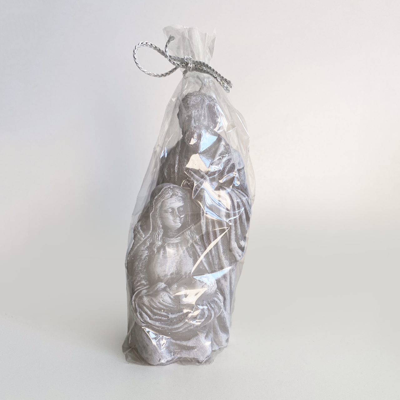 Свеча фигурная декоративная Святая Семья парафиновая 155 мм Серый (1509415650)