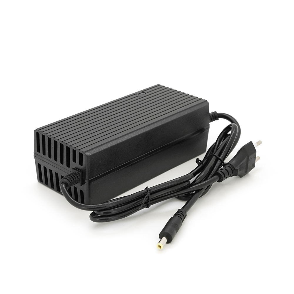 Зарядное устройство Jinyi 12V 10A для литиевых аккумуляторов для гироскутеров/электроволосипедов с индикацией (22419)