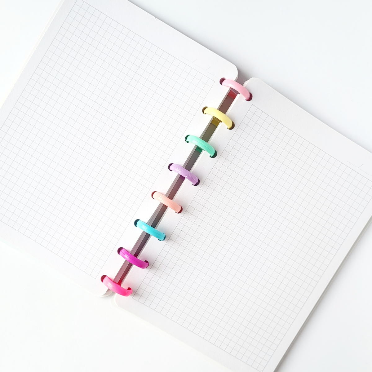 Блокнот А5 на пластиковой спирали с обложкой в клетку с надписью "It's Free to Think Like a Millionaire" 96 листов (259) - фото 2 Блокнот А5 на пластиковой спирали с обложкой в клетку с надписью "It's Free to Think Like a Millionaire" 96 листов (259) - фото 2