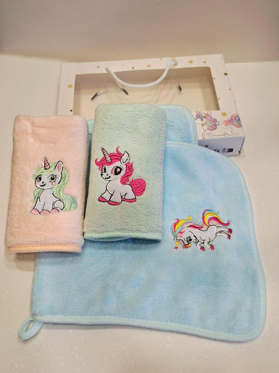 Набір кухонних рушників подарунковий Colorful Home 3 шт. з петелькою з мікрофібри 25х50 см Єдиноріжки (1524) - фото 3 Набір кухонних рушників подарунковий Colorful Home 3 шт. з петелькою з мікрофібри 25х50 см Єдиноріжки (1524) - фото 3