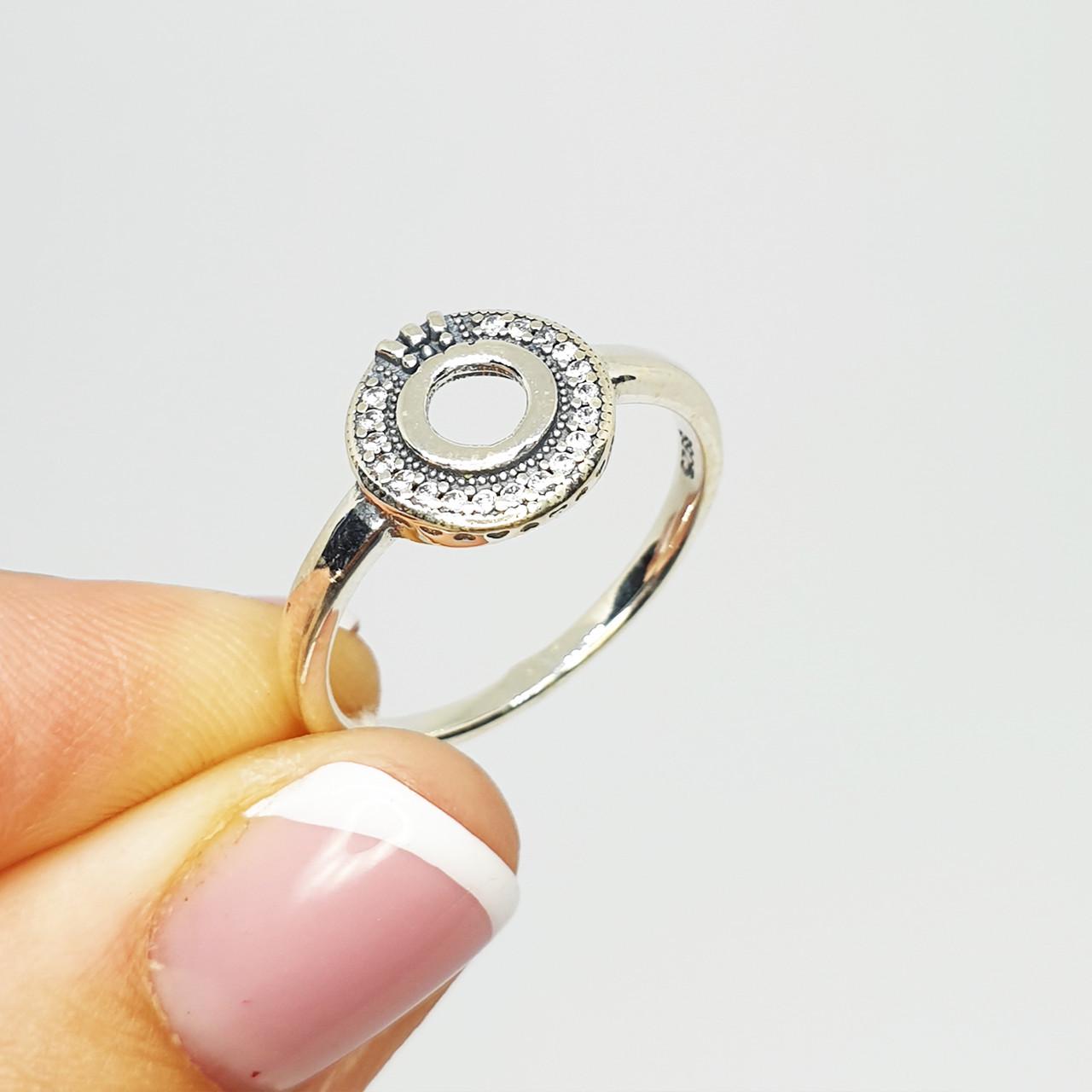 Кольцо серебряное с кубическим цирконием р. 19 3,11 г (1583393946) Кольцо серебряное с кубическим цирконием р. 19 3,11 г (1583393946)