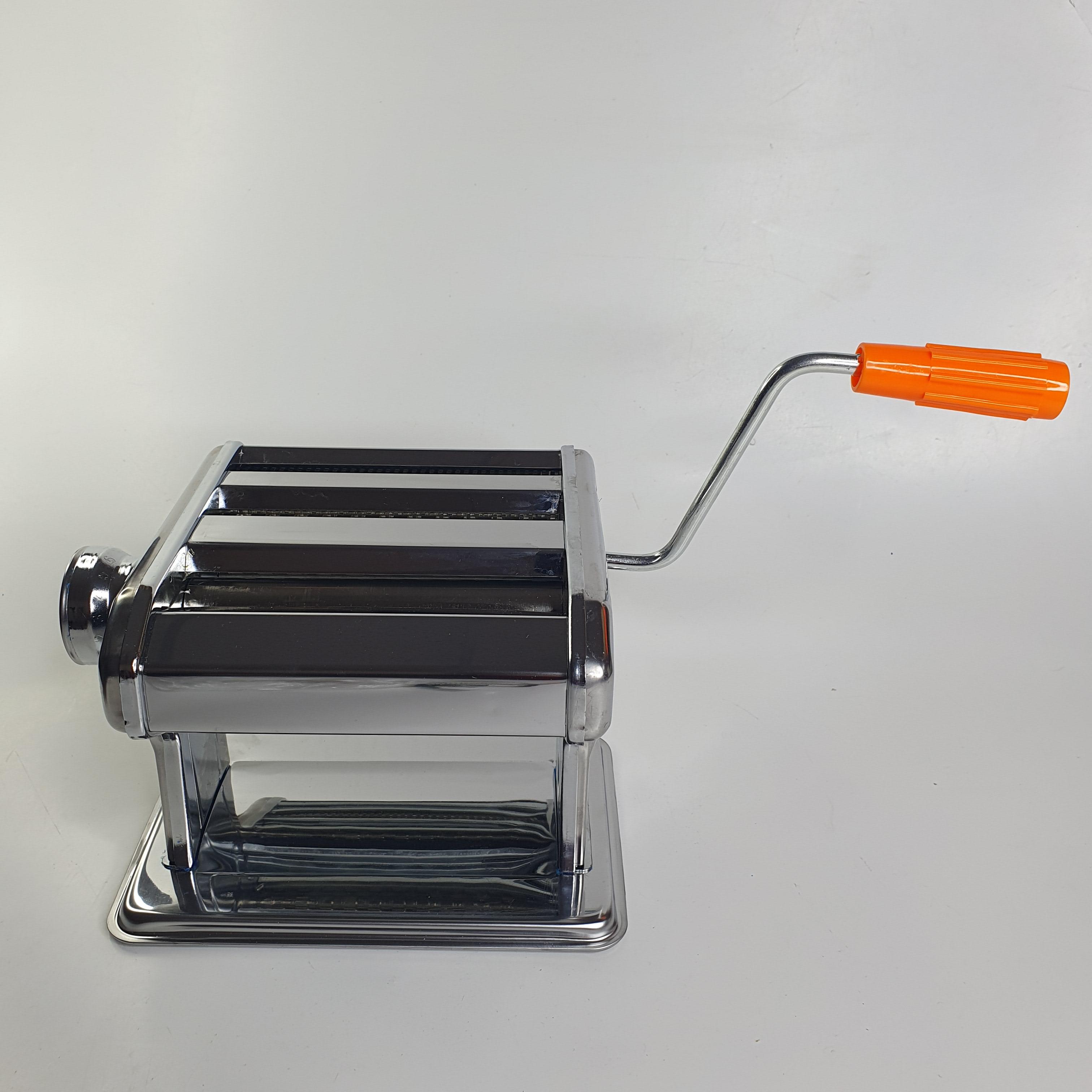 Лапшерізка механічна з функцією розкочування тіста Empire ручна з нержавіючої сталі (ЕМ-2358) - фото 10 Лапшерізка механічна з функцією розкочування тіста Empire ручна з нержавіючої сталі (ЕМ-2358) - фото 10