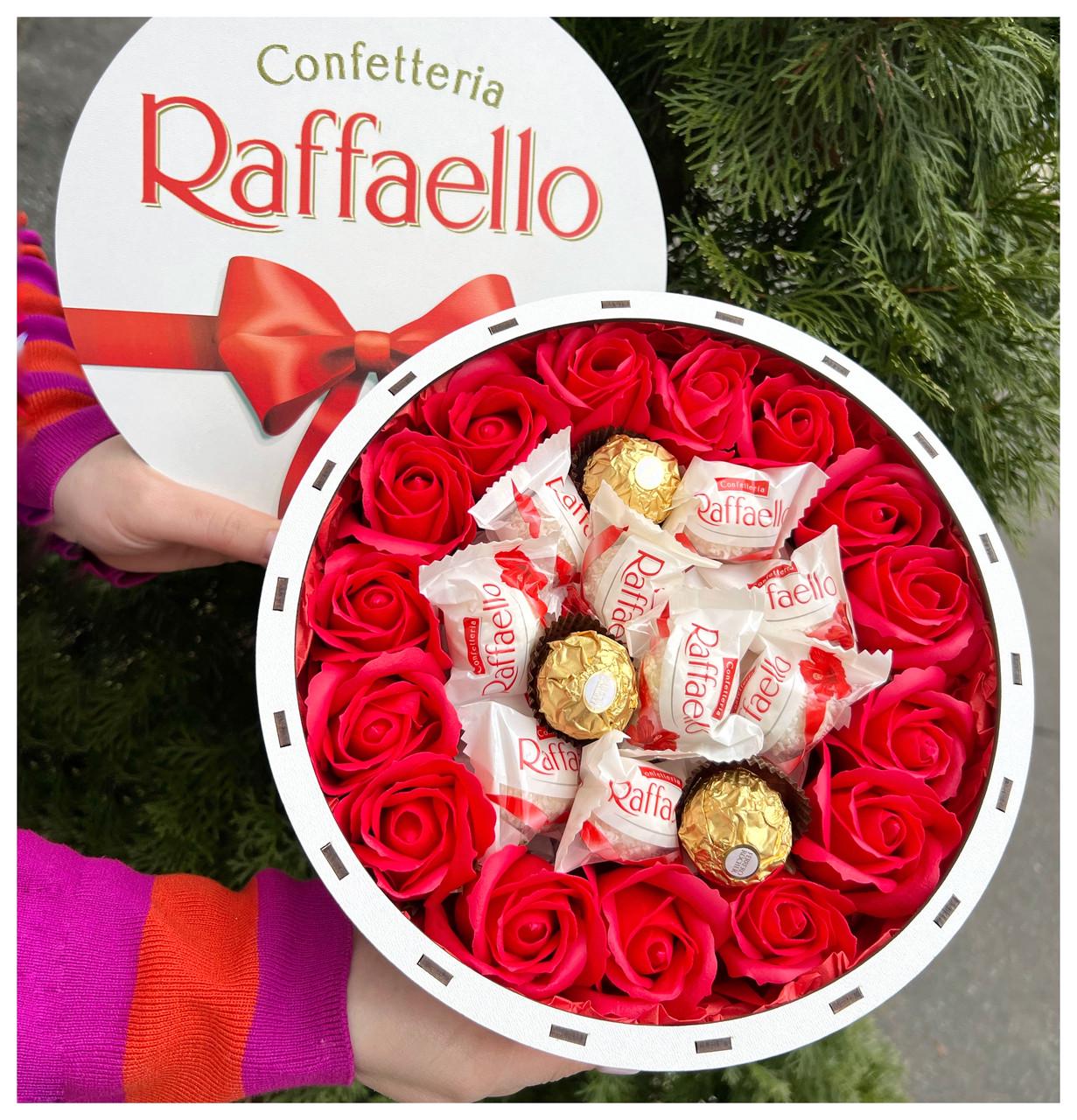 Подарунковий бокс жіночий Святковий солодощі та троянди з мила Червоний (22656838) - фото 3 Подарунковий бокс жіночий Святковий солодощі та троянди з мила Червоний (22656838) - фото 3