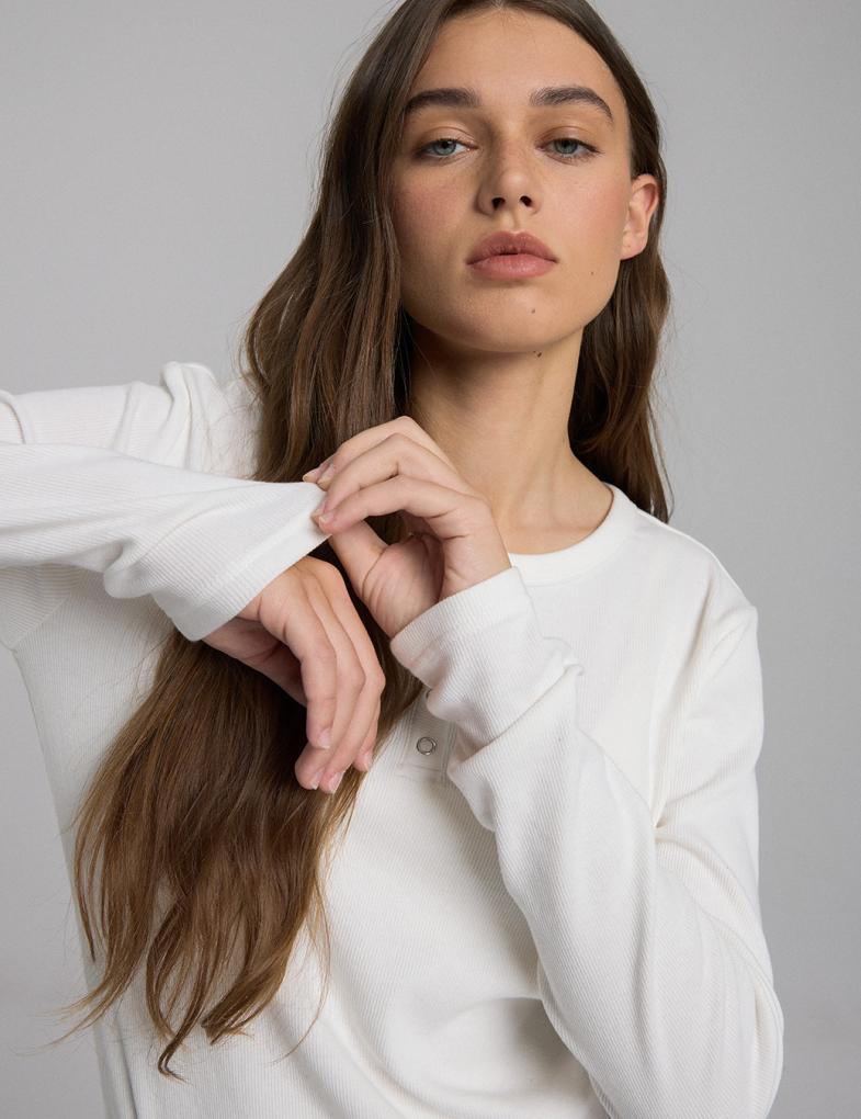 Лонгслів жіночий Diverse CLTN KOI L Молочний (5905384074478) - фото 2 Лонгслів жіночий Diverse CLTN KOI L Молочний (5905384074478) - фото 2