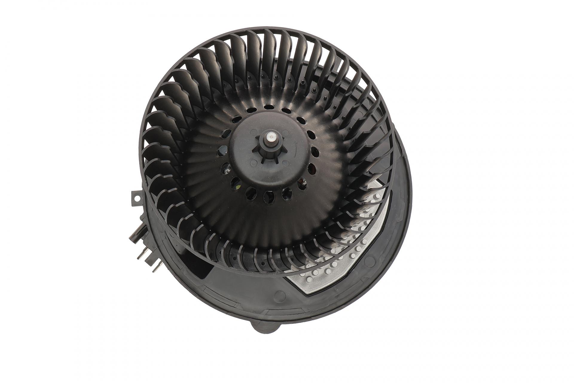 Моторчик печи NRF Audi A3/Q2/Q3/Seat Leon/Skoda Octavia/VW Crafter 12-34283