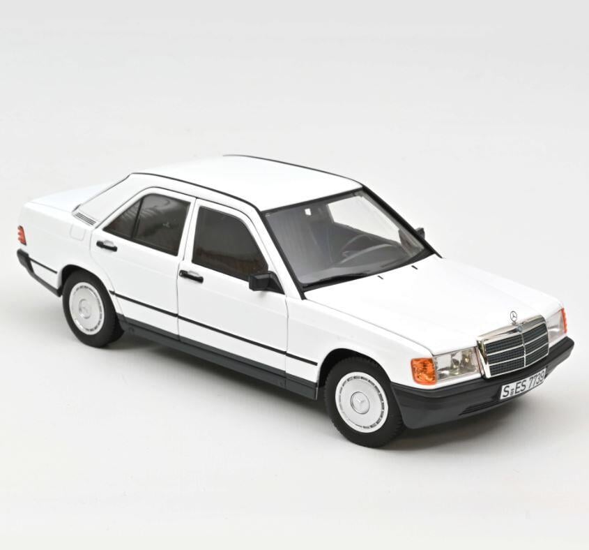 Модель автомобиля 1:18 Norev Mercedes-Benz 190E W201 White (183820) - фото 6 Модель автомобиля 1:18 Norev Mercedes-Benz 190E W201 White (183820) - фото 6