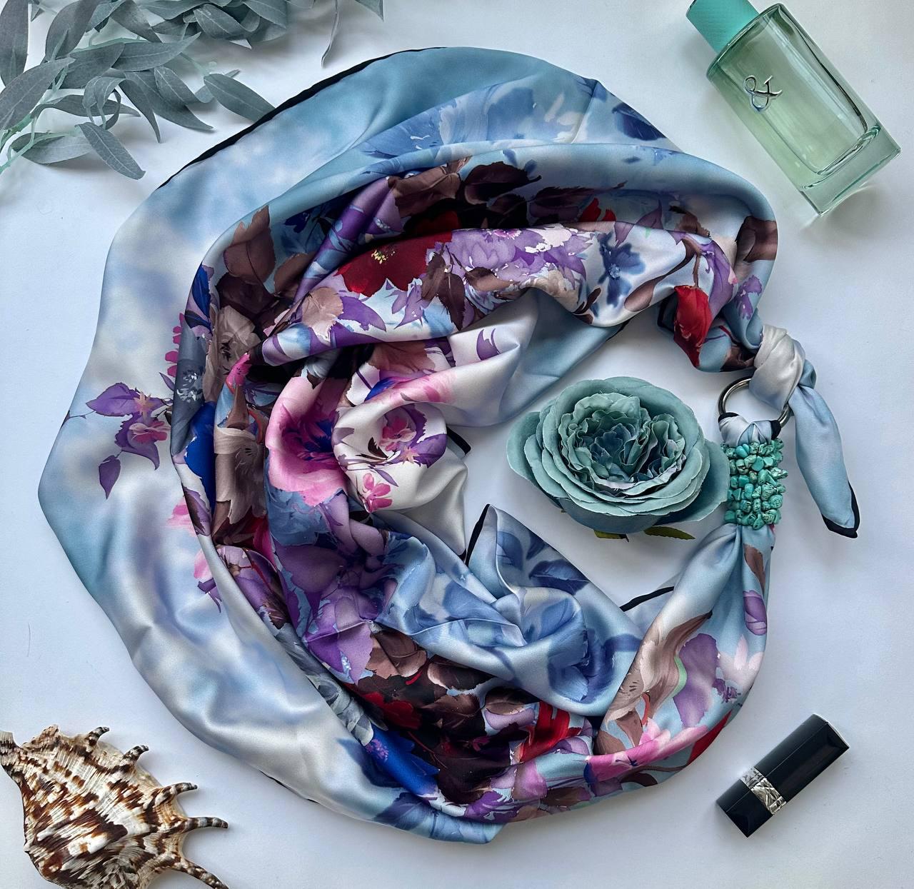 Хустка шовкова My Scarf Блакитна перлина прикрашена бірюзою 90x90 см (25763387) Хустка шовкова My Scarf Блакитна перлина прикрашена бірюзою 90x90 см (25763387)