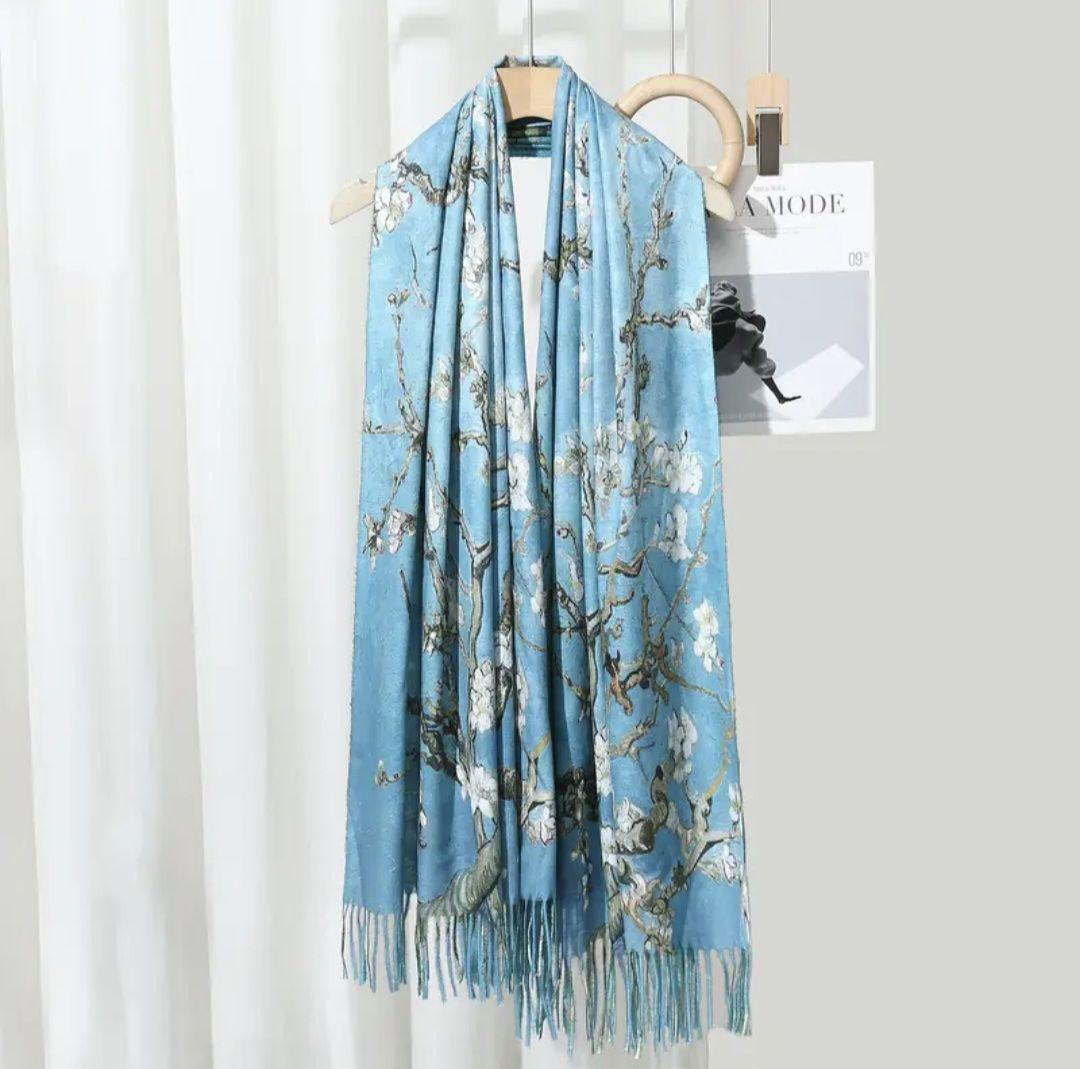 Палантин жіночий двосторонній з художнім принтом блакитний (000013) - фото 1 Палантин жіночий двосторонній з художнім принтом блакитний (000013) - фото 1