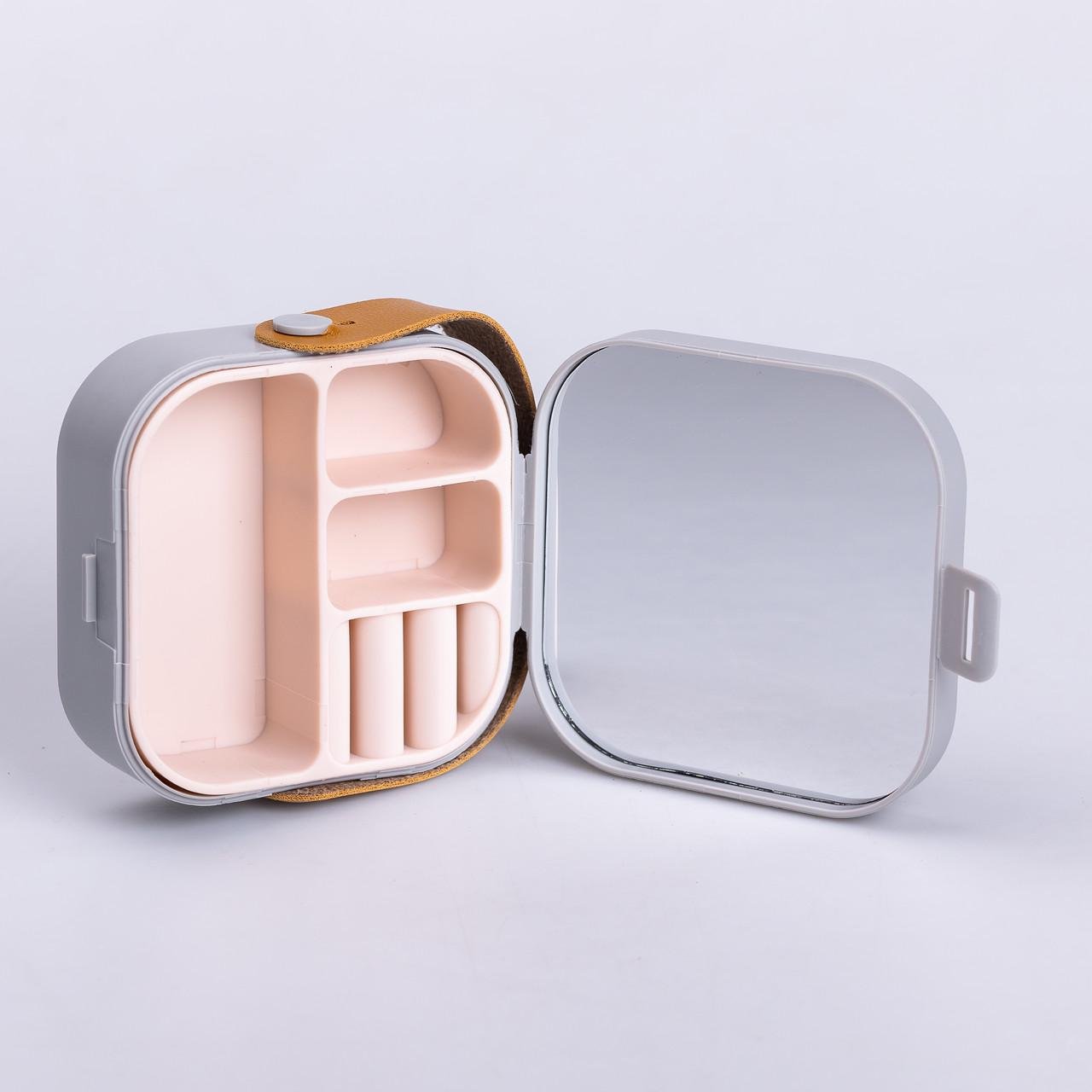 Шкатулка для украшений мини для ювелирных изделий 9x9x3,8 см (6703)