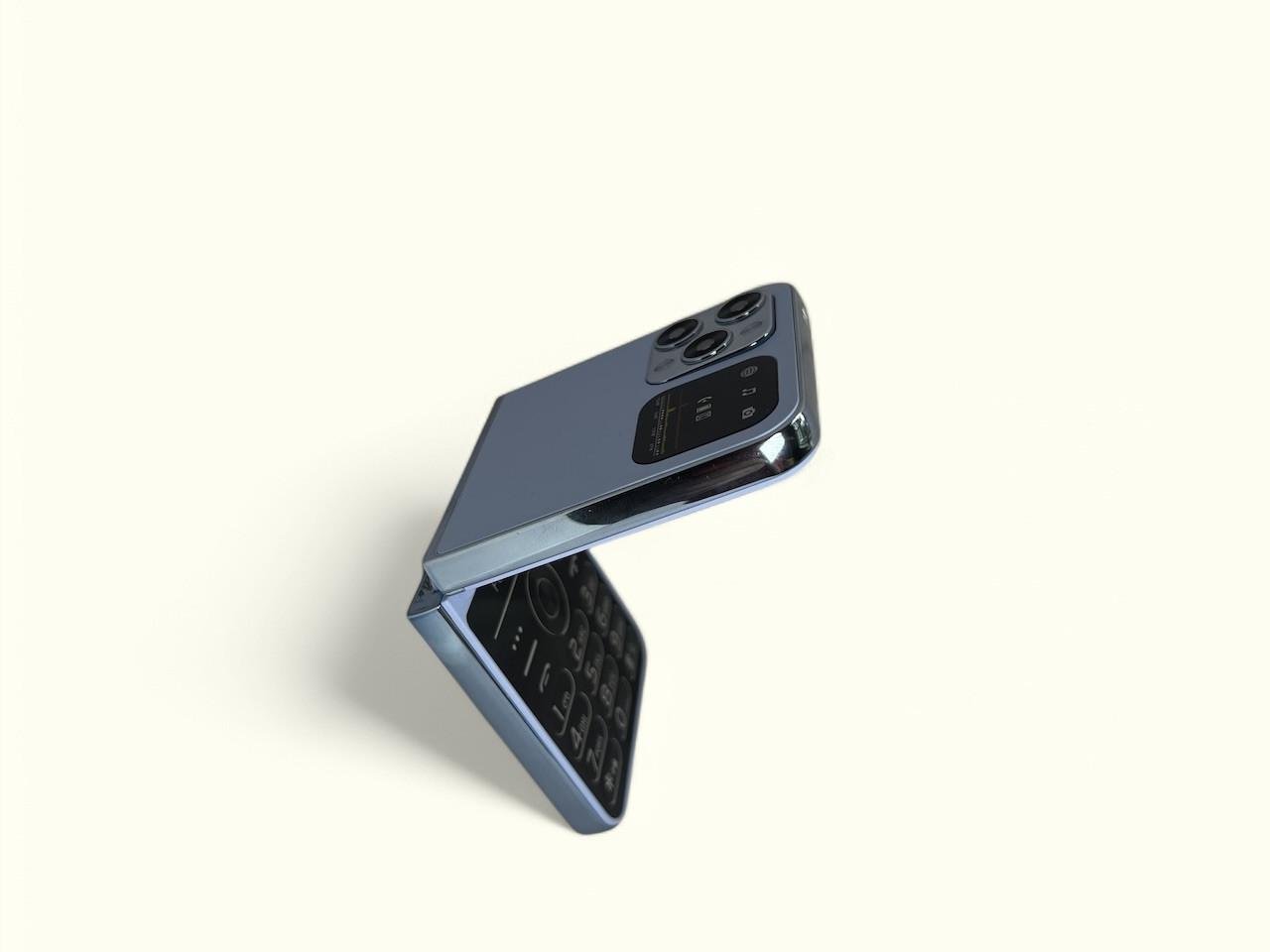 Кнопковий телефон складний мобільний SERVO Foldable Phone I16 Max 4SIM Блакитний - фото 3 Кнопковий телефон складний мобільний SERVO Foldable Phone I16 Max 4SIM Блакитний - фото 3