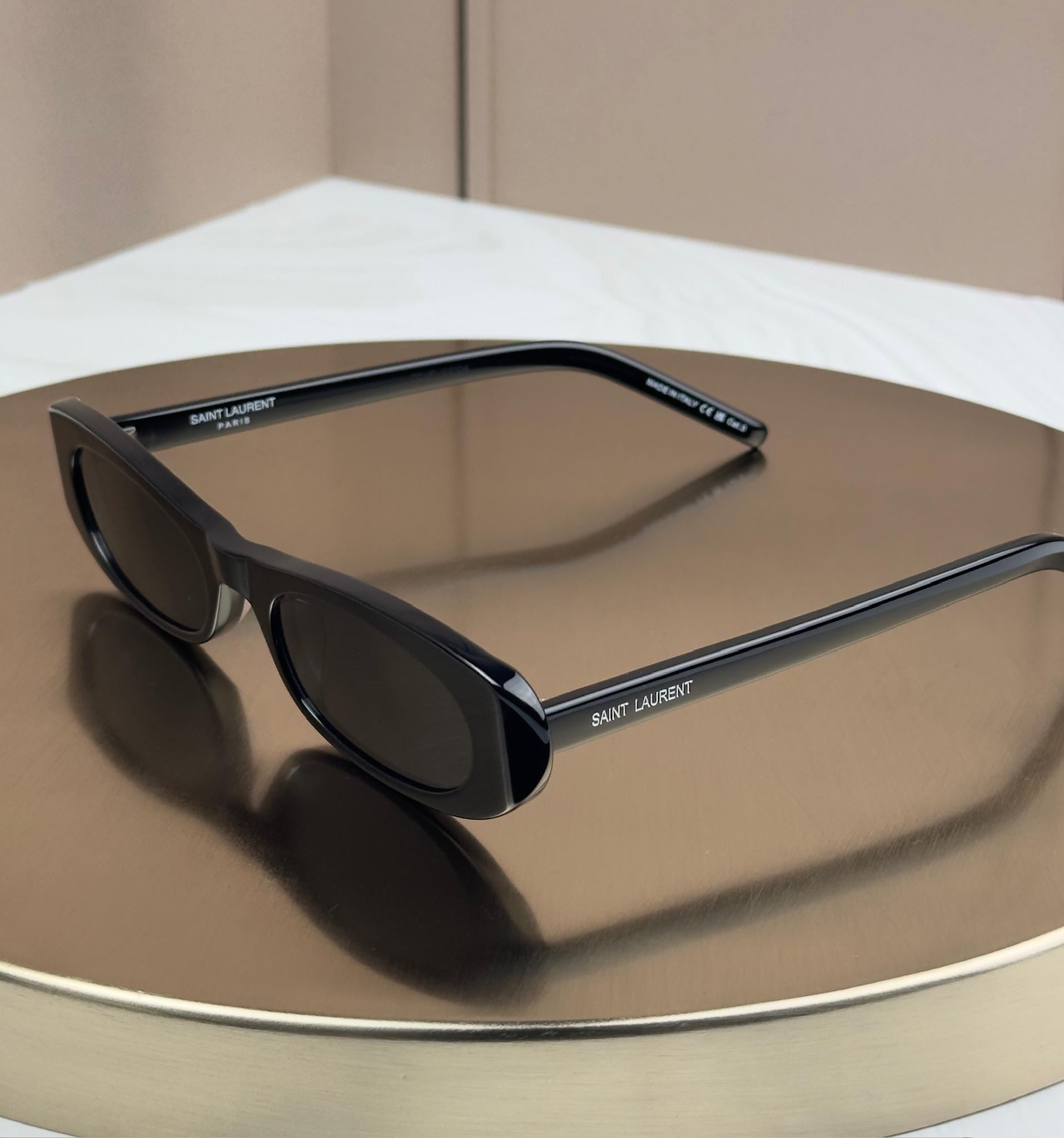 Солнцезащитные очки Saint Laurent SL 557 Shade овальные ацетатные узкие темные линзы женские Черный