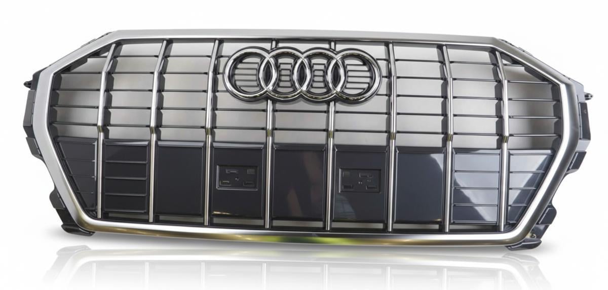 Решітка радіатора Audi Q3 Sline 2019+ смужка (83A853651ERN4)