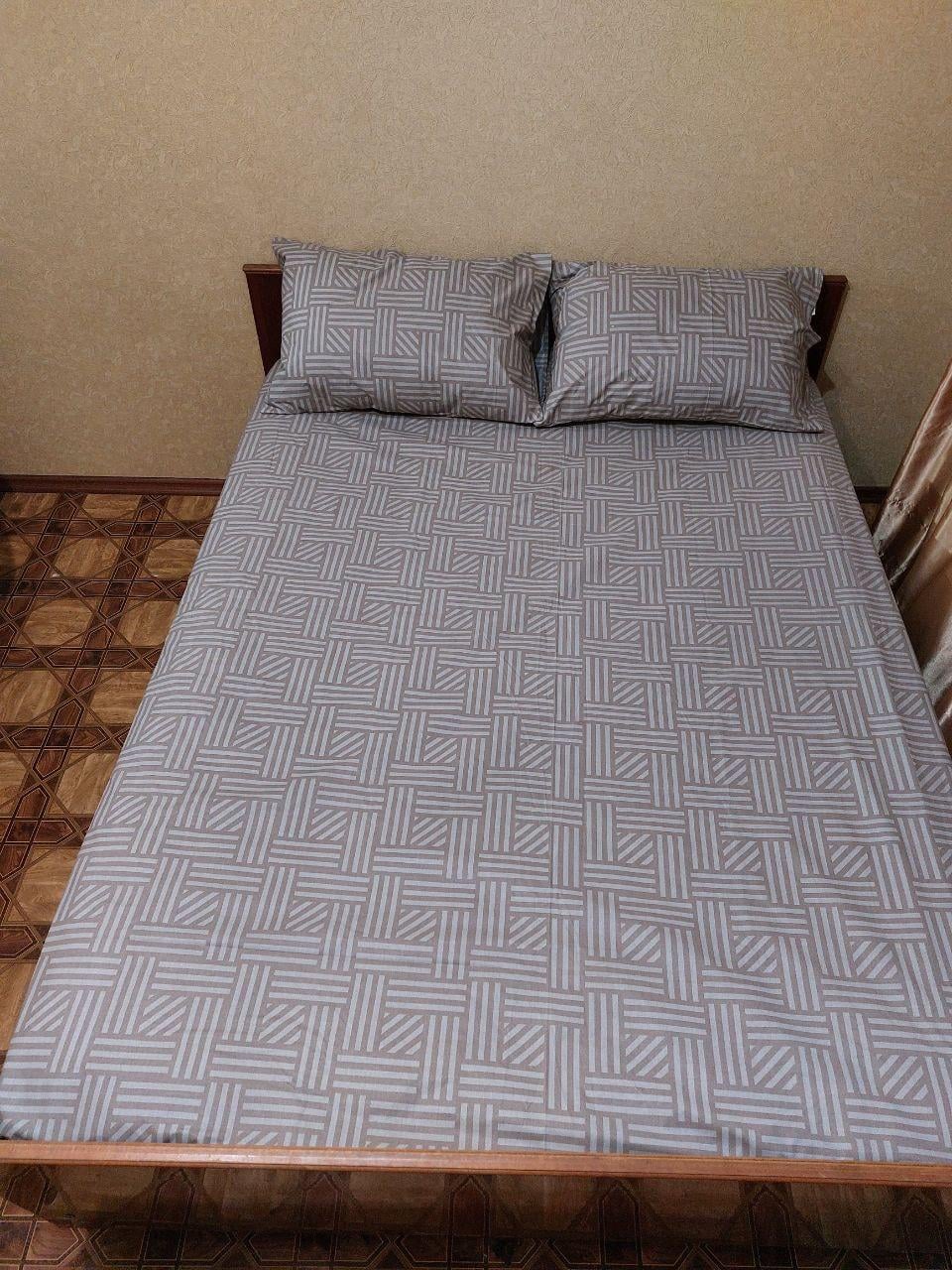 Простынь на резинке бязь 200х100х20 с наволочками 2х50х70 см Серый (Д-les-rezinka-001-04 50х70)