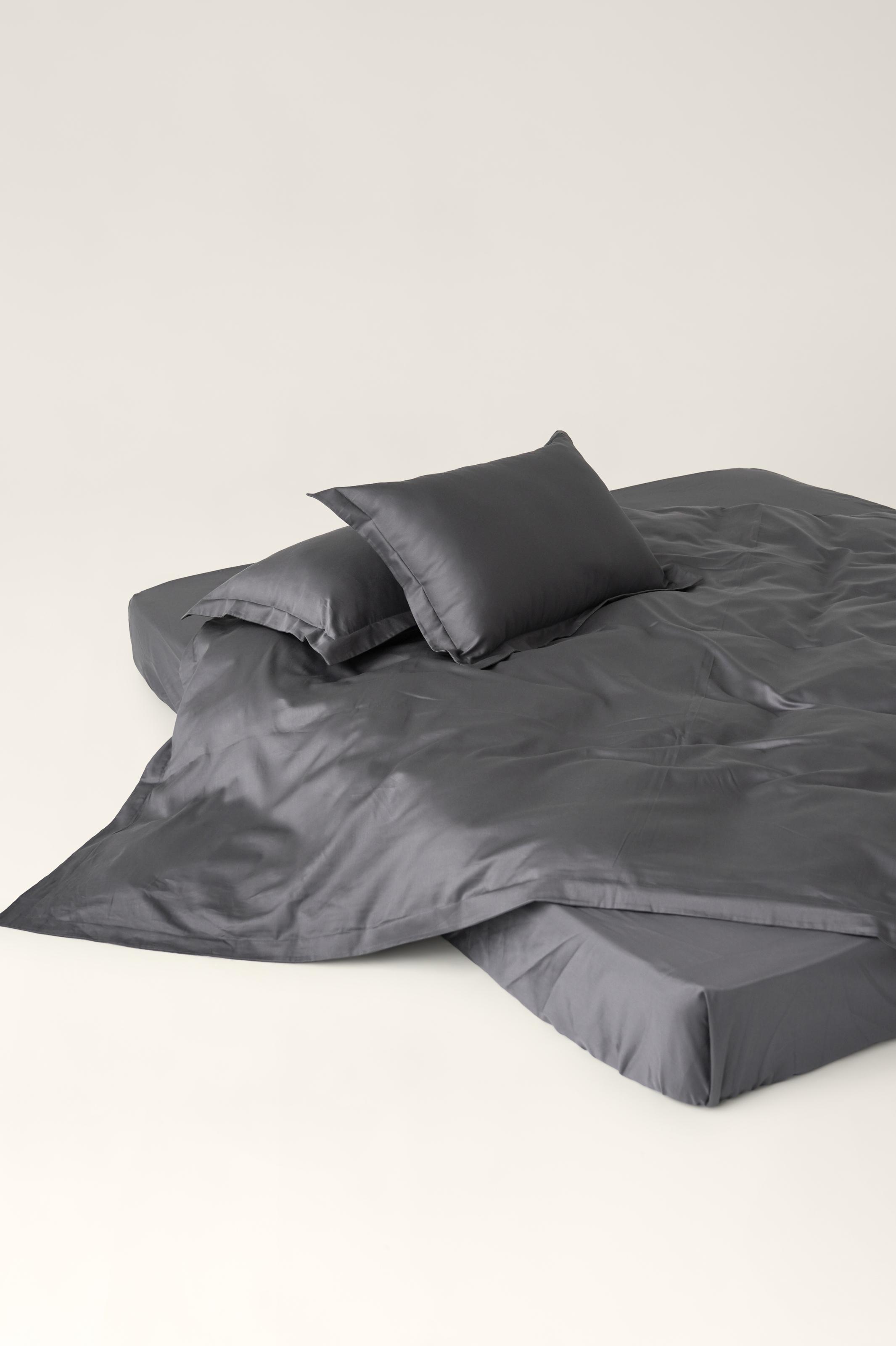 Комплект постельного белья сатиновый King Size 3в1 наволочки/пододеяльник/простынь Графит (2430-56)