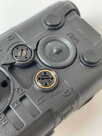 Лазерный целеуказатель SOTAC PEQ-NGAL IRR/Red Laser (41452) - фото 4