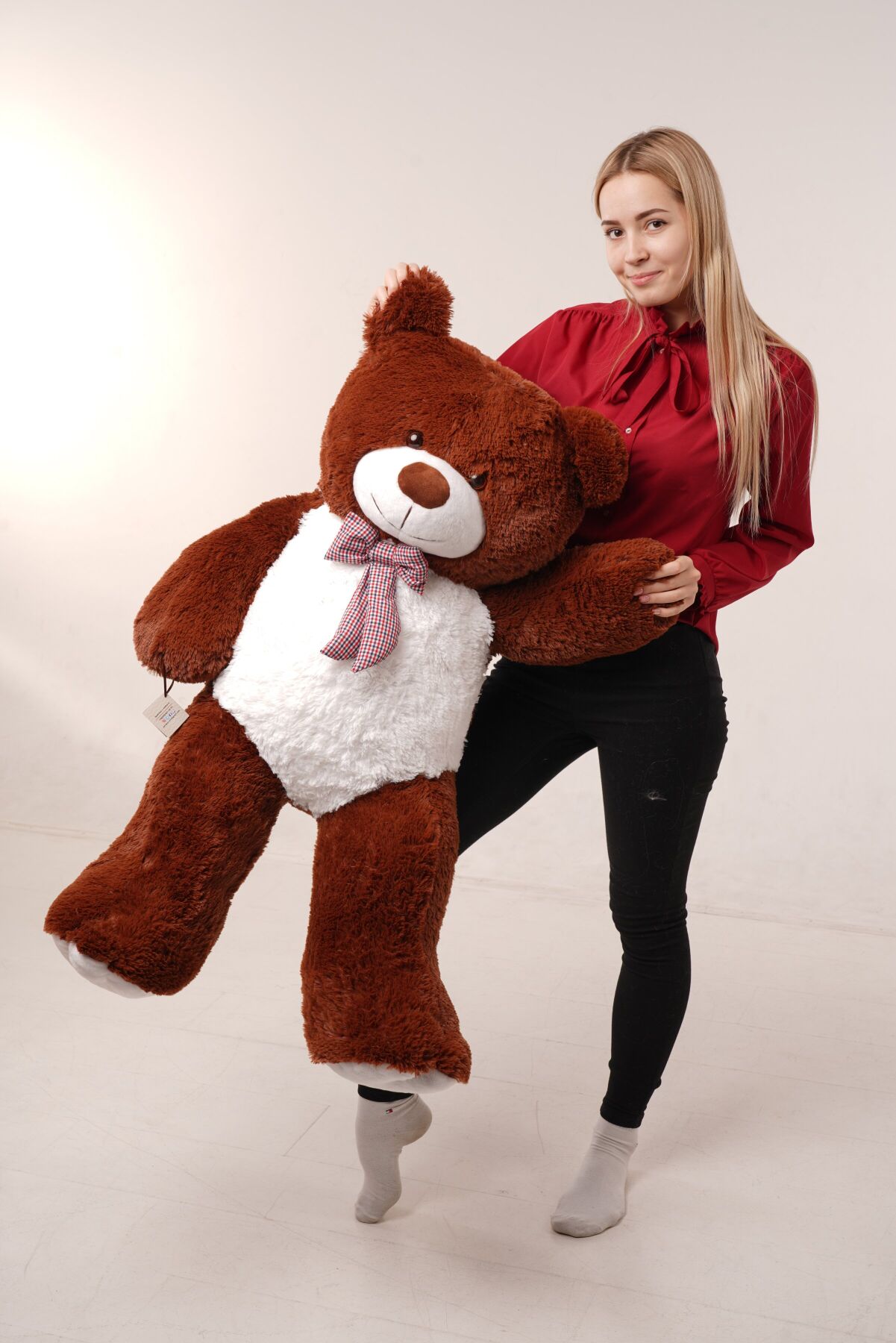 Ведмедик плюшевий Yarokuz з серцем Бенжамін 135 см Шоколадний - фото 3 Ведмедик плюшевий Yarokuz з серцем Бенжамін 135 см Шоколадний - фото 3