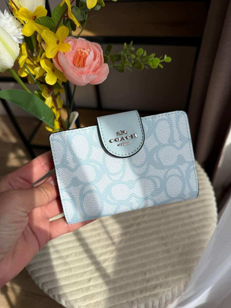 Гаманець Coach medium corner zip wallet натуральна шкіра