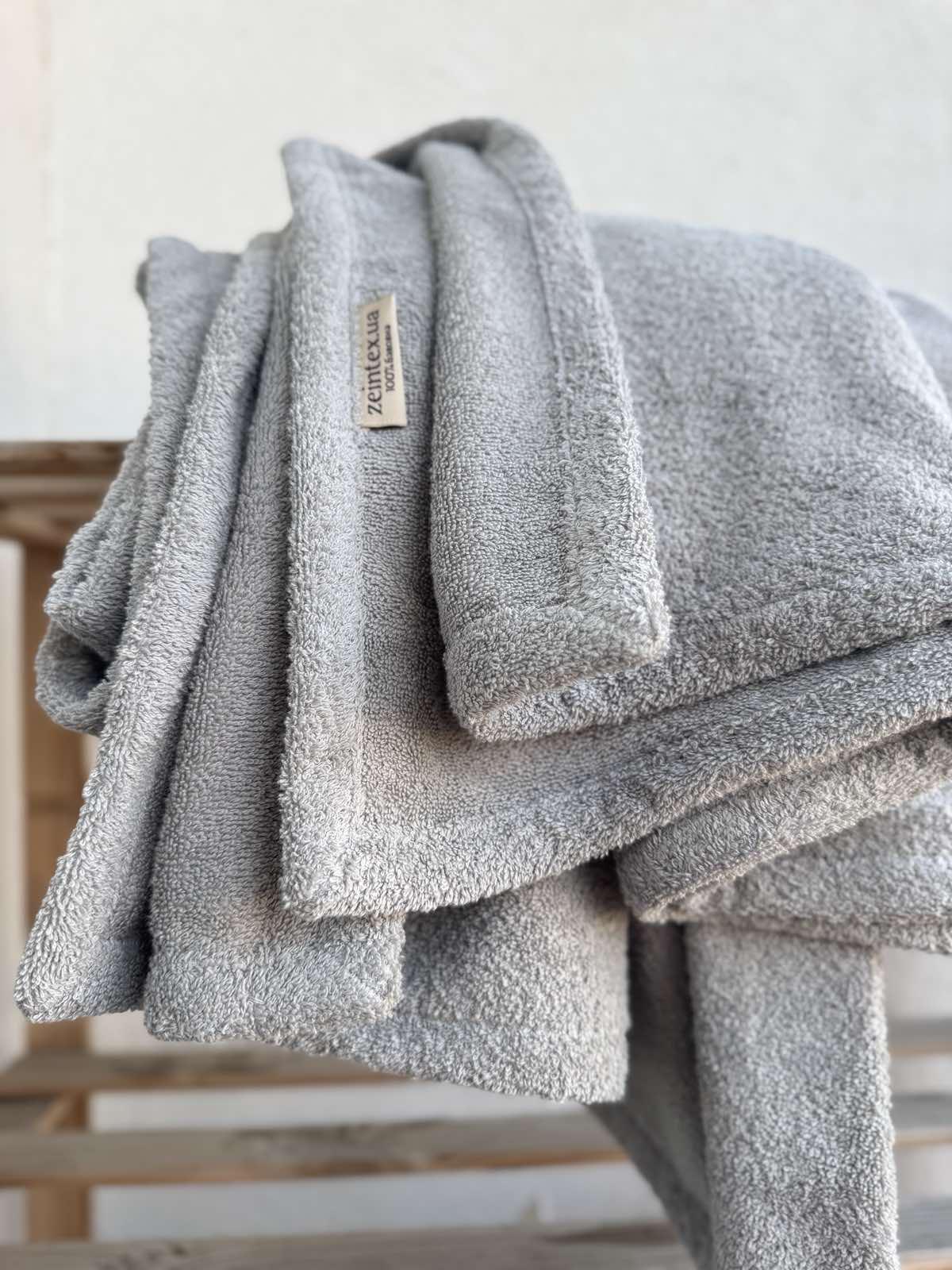 Простинь-покривало махрове ZEINTEX MADEIRA бавовняне 150х220 см Світло-сірий (26971000) - фото 8 Простинь-покривало махрове ZEINTEX MADEIRA бавовняне 150х220 см Світло-сірий (26971000) - фото 8