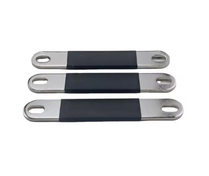 Пластина для з'єднання акумуляторів 76x13x2 мм отвір 8x4 мм М4 перемичка з ізоляцією 6 шт. (Е051622-6) Пластина для з'єднання акумуляторів 76x13x2 мм отвір 8x4 мм М4 перемичка з ізоляцією 6 шт. (Е051622-6)