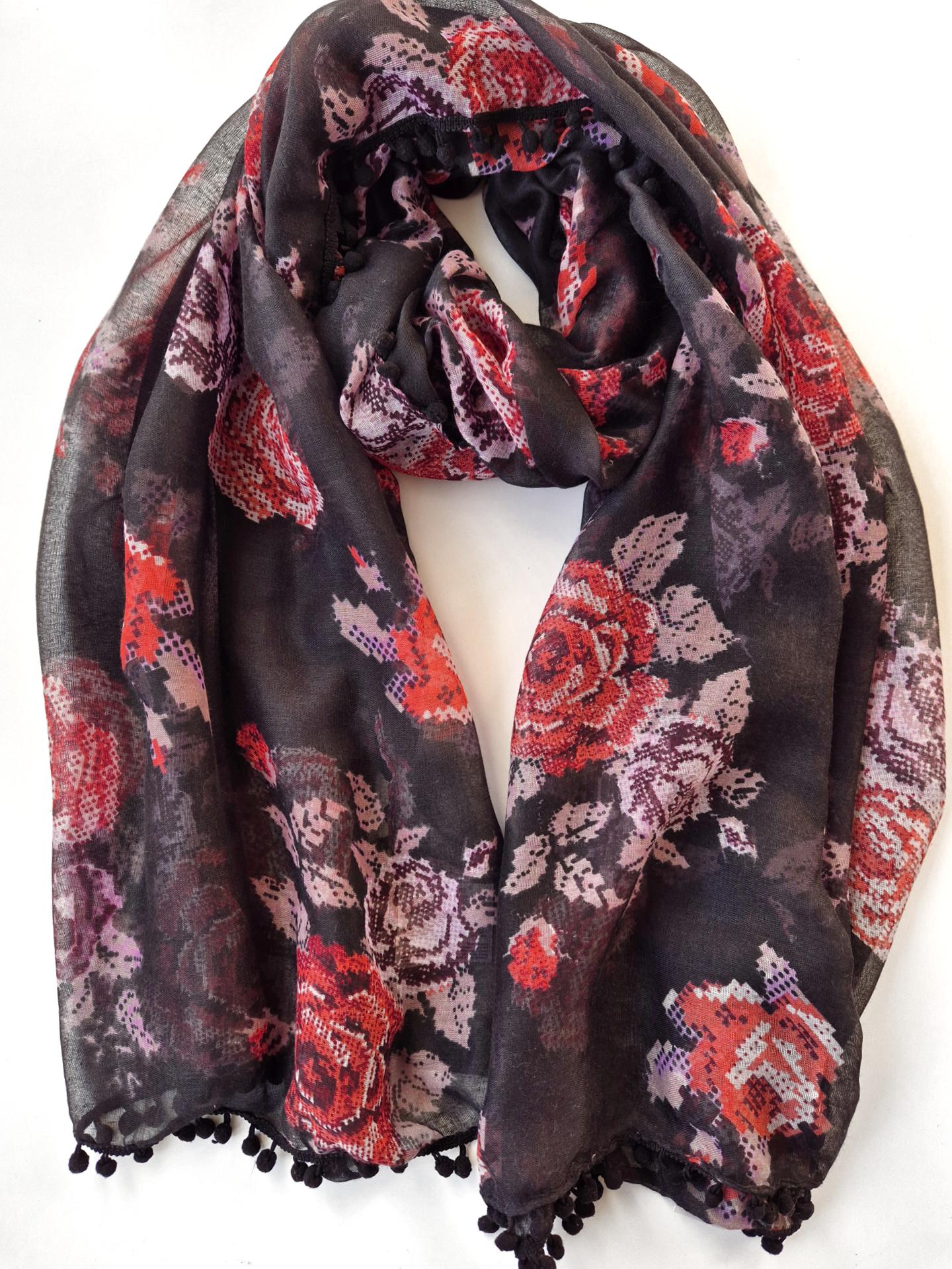 Шарф-палантин женский в цветы с помпонами весна-осень 174х92 см Черный (14937)