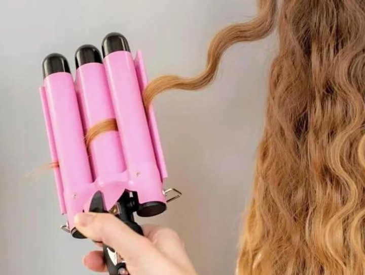 Плойка для волос Gemei GM1956 тройная с керамическими покрытиями Pink (ML-04743) - фото 5 Плойка для волос Gemei GM1956 тройная с керамическими покрытиями Pink (ML-04743) - фото 5