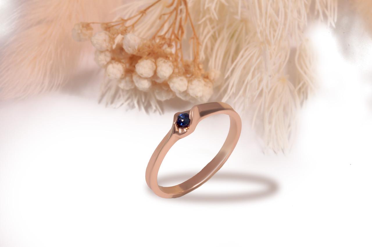 Кільце з червоного золота з сапфіром (2243889691)